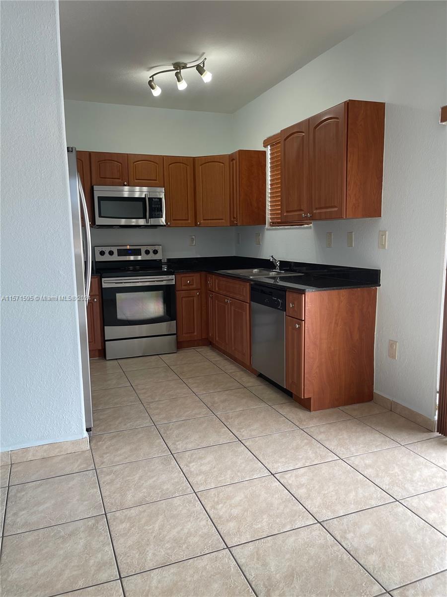 7380 NW 174th Ter 204, Hialeah, Florida 33015, 3 Bedrooms Bedrooms, ,2 BathroomsBathrooms,Residentiallease,For Rent,7380 NW 174th Ter 204,A11571595
