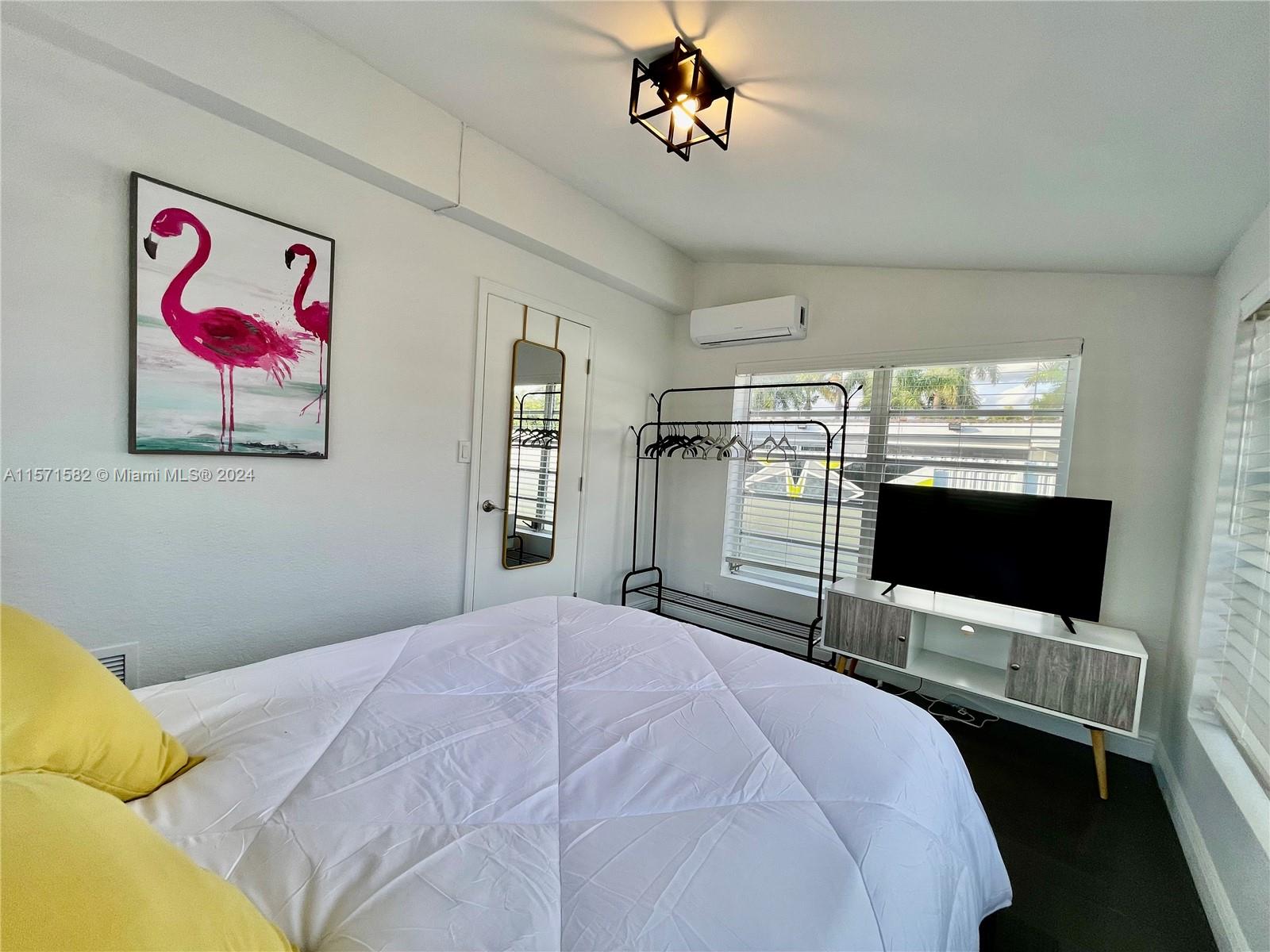 913 NE 2nd Ct, Hallandale Beach, Florida 33009, 3 Bedrooms Bedrooms, ,1 BathroomBathrooms,Residential,For Sale,913 NE 2nd Ct,A11571582