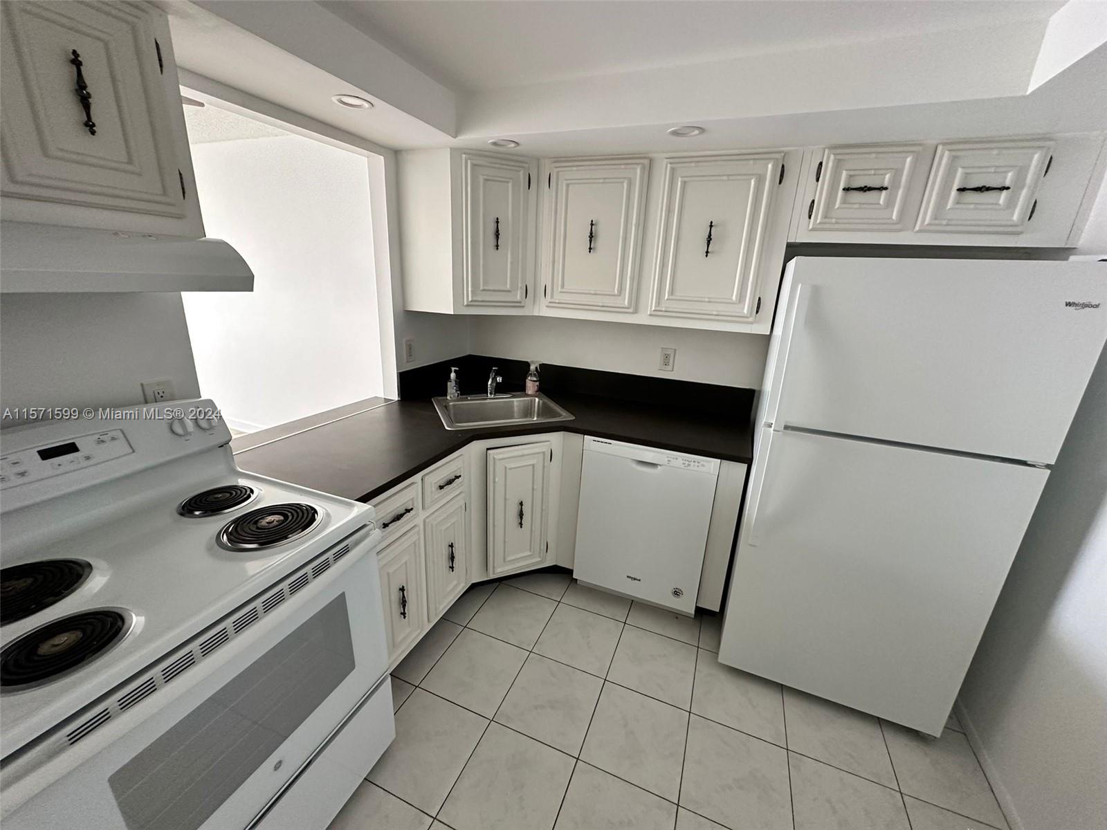 701 Three Islands Blvd 414, Hallandale Beach, Florida 33009, 1 Bedroom Bedrooms, ,1 BathroomBathrooms,Residentiallease,For Rent,701 Three Islands Blvd 414,A11571599