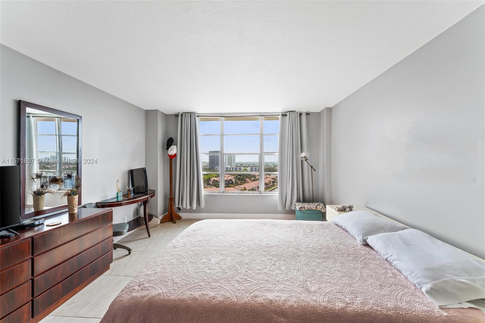 3800 S Ocean Dr 1722, Hollywood, Florida 33019, 1 Bedroom Bedrooms, ,1 BathroomBathrooms,Residential,For Sale,3800 S Ocean Dr 1722,A11571607