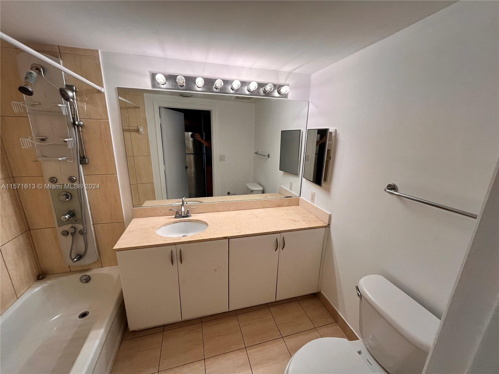 1750 N Bayshore Dr 2707, Miami, Florida 33132, ,1 BathroomBathrooms,Residentiallease,For Rent,1750 N Bayshore Dr 2707,A11571613