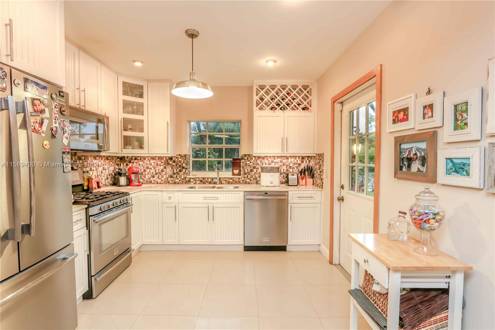 1700 SW 14th Ave, Miami, Florida 33145, 3 Bedrooms Bedrooms, ,3 BathroomsBathrooms,Residentiallease,For Rent,1700 SW 14th Ave,A11569439