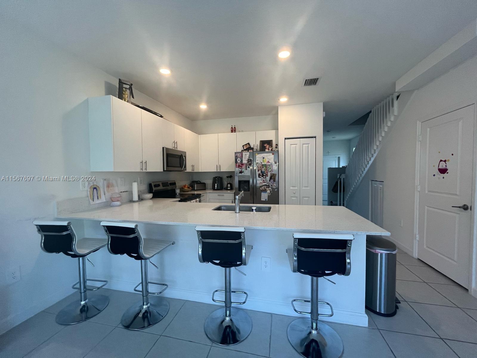 1718 SE 26th Ter 1, Homestead, Florida 33035, 3 Bedrooms Bedrooms, ,2 BathroomsBathrooms,Residentiallease,For Rent,1718 SE 26th Ter 1,A11567697