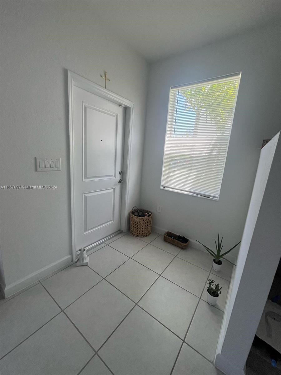 1718 SE 26th Ter 1, Homestead, Florida 33035, 3 Bedrooms Bedrooms, ,2 BathroomsBathrooms,Residentiallease,For Rent,1718 SE 26th Ter 1,A11567697