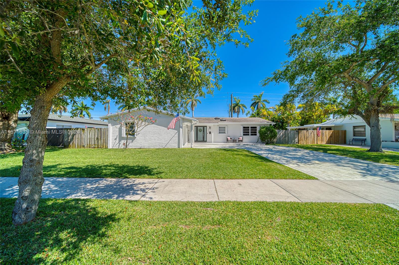 9373 SW 184th Ter  For Sale A11571635, FL