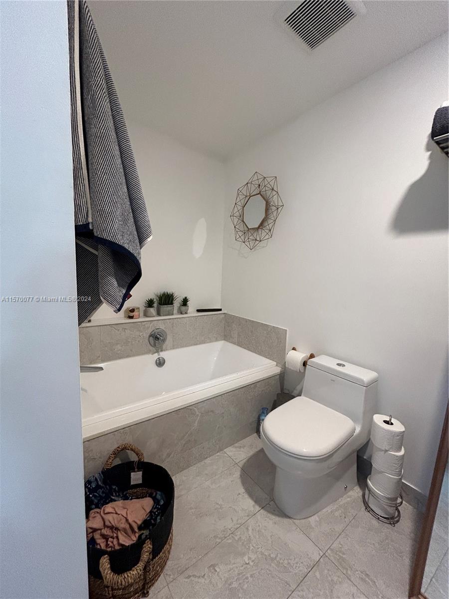 488 NE 18th St 1204, Miami, Florida 33132, 1 Bedroom Bedrooms, ,1 BathroomBathrooms,Residentiallease,For Rent,488 NE 18th St 1204,A11570077