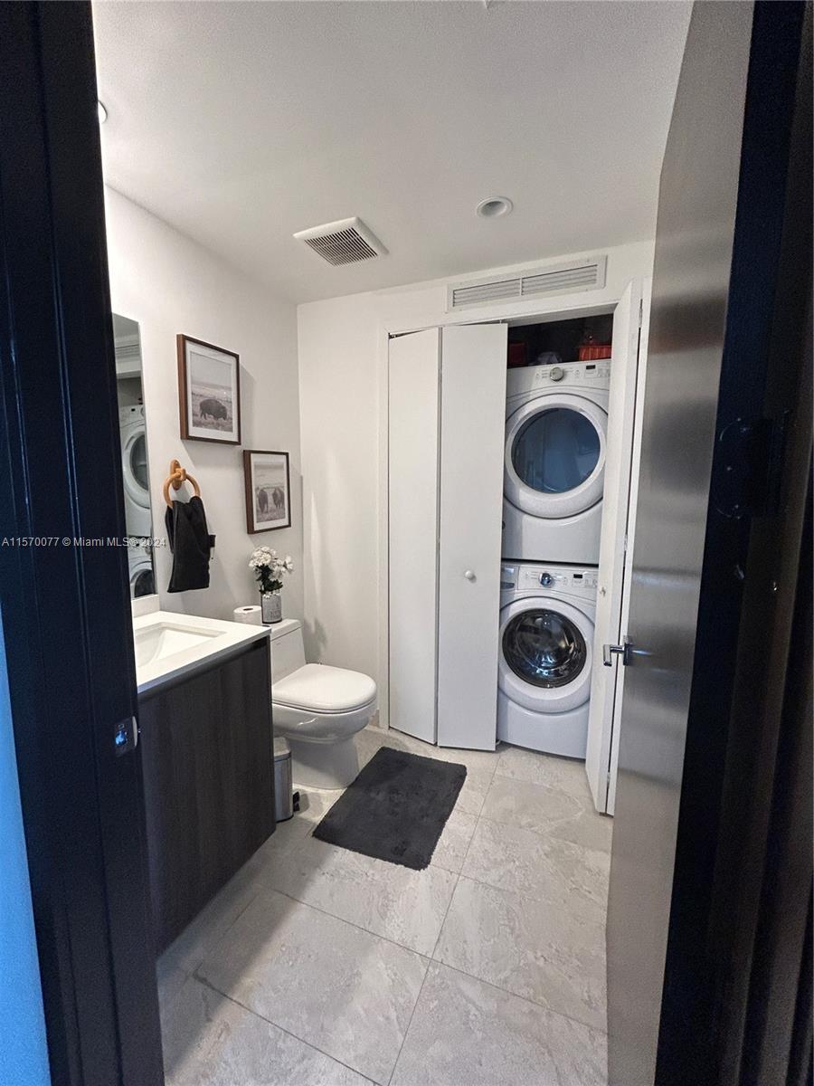 488 NE 18th St 1204, Miami, Florida 33132, 1 Bedroom Bedrooms, ,1 BathroomBathrooms,Residentiallease,For Rent,488 NE 18th St 1204,A11570077