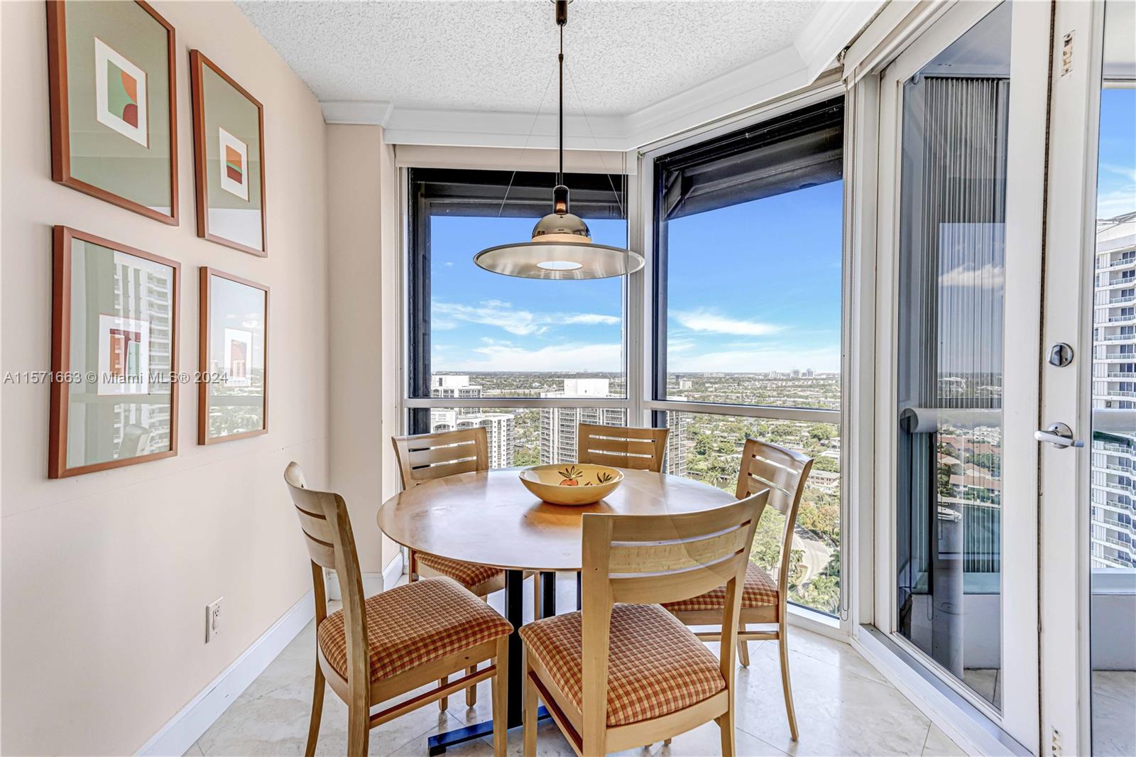 21055 Yacht Club Dr 2606, Aventura, Florida 33180, 3 Bedrooms Bedrooms, ,2 BathroomsBathrooms,Residentiallease,For Rent,21055 Yacht Club Dr 2606,A11571663