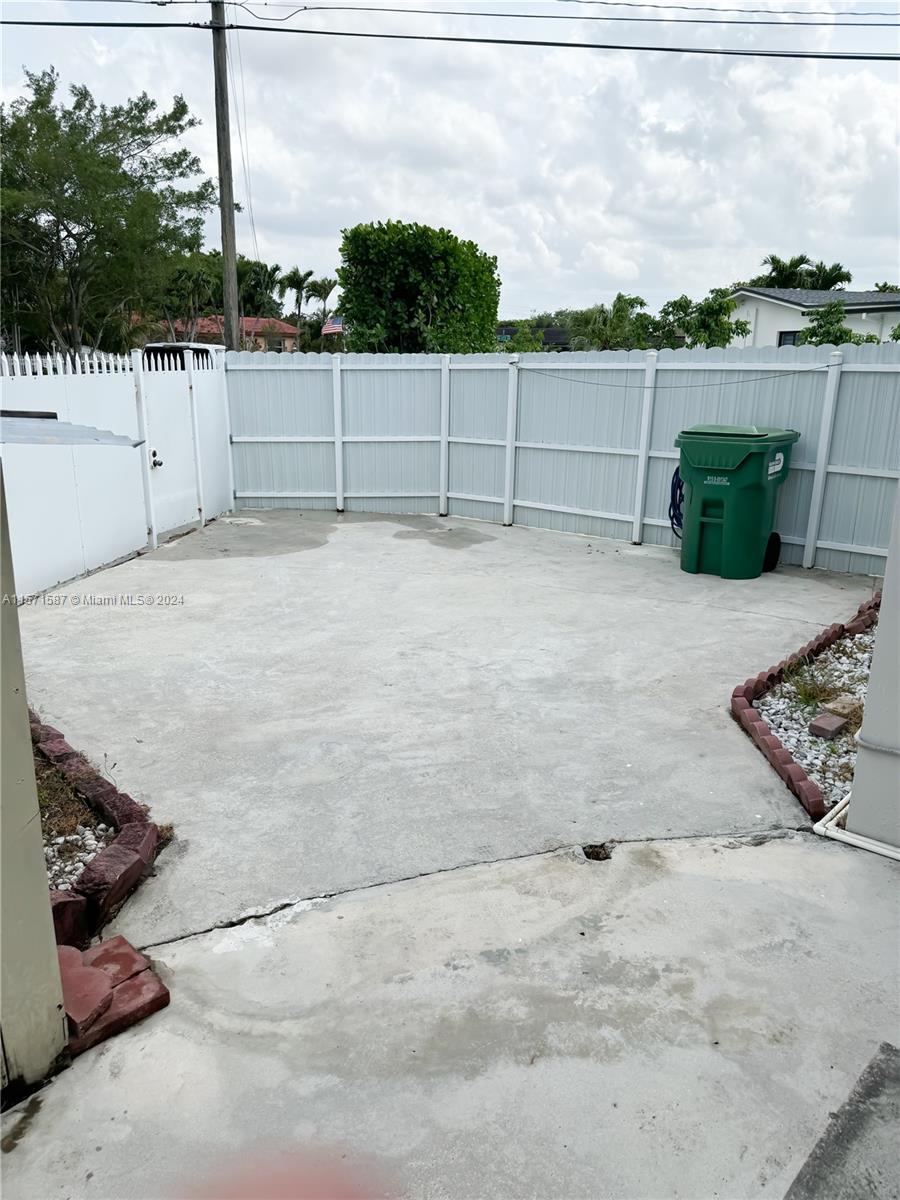 7866 NW 174th Street B, Hialeah, Florida 33015, 1 Bedroom Bedrooms, ,1 BathroomBathrooms,Residentiallease,For Rent,7866 NW 174th Street B,A11571587
