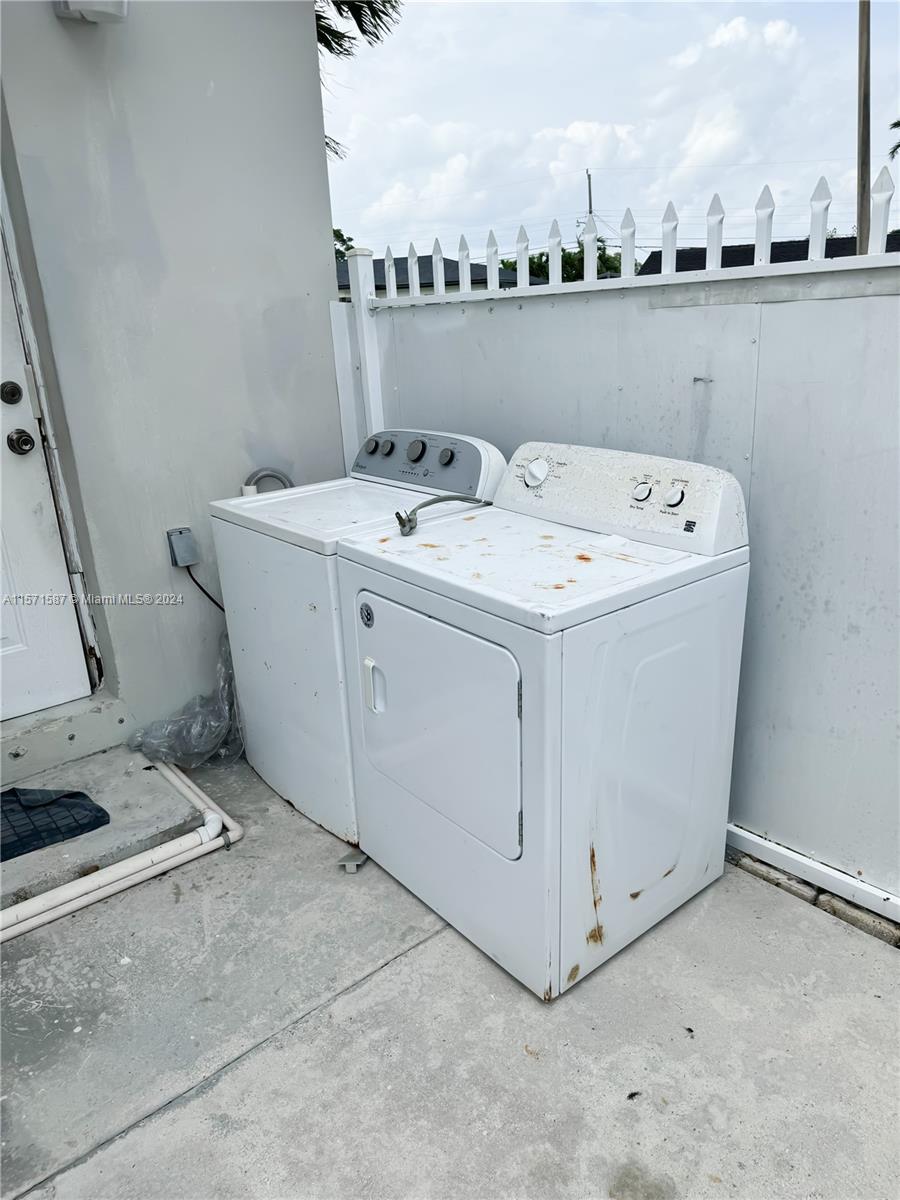 7866 NW 174th Street B, Hialeah, Florida 33015, 1 Bedroom Bedrooms, ,1 BathroomBathrooms,Residentiallease,For Rent,7866 NW 174th Street B,A11571587