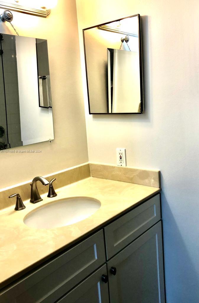 19999 E COUNTRY CLUB DR 1401, Aventura, Florida 33180, 2 Bedrooms Bedrooms, ,2 BathroomsBathrooms,Residentiallease,For Rent,19999 E COUNTRY CLUB DR 1401,A11571665