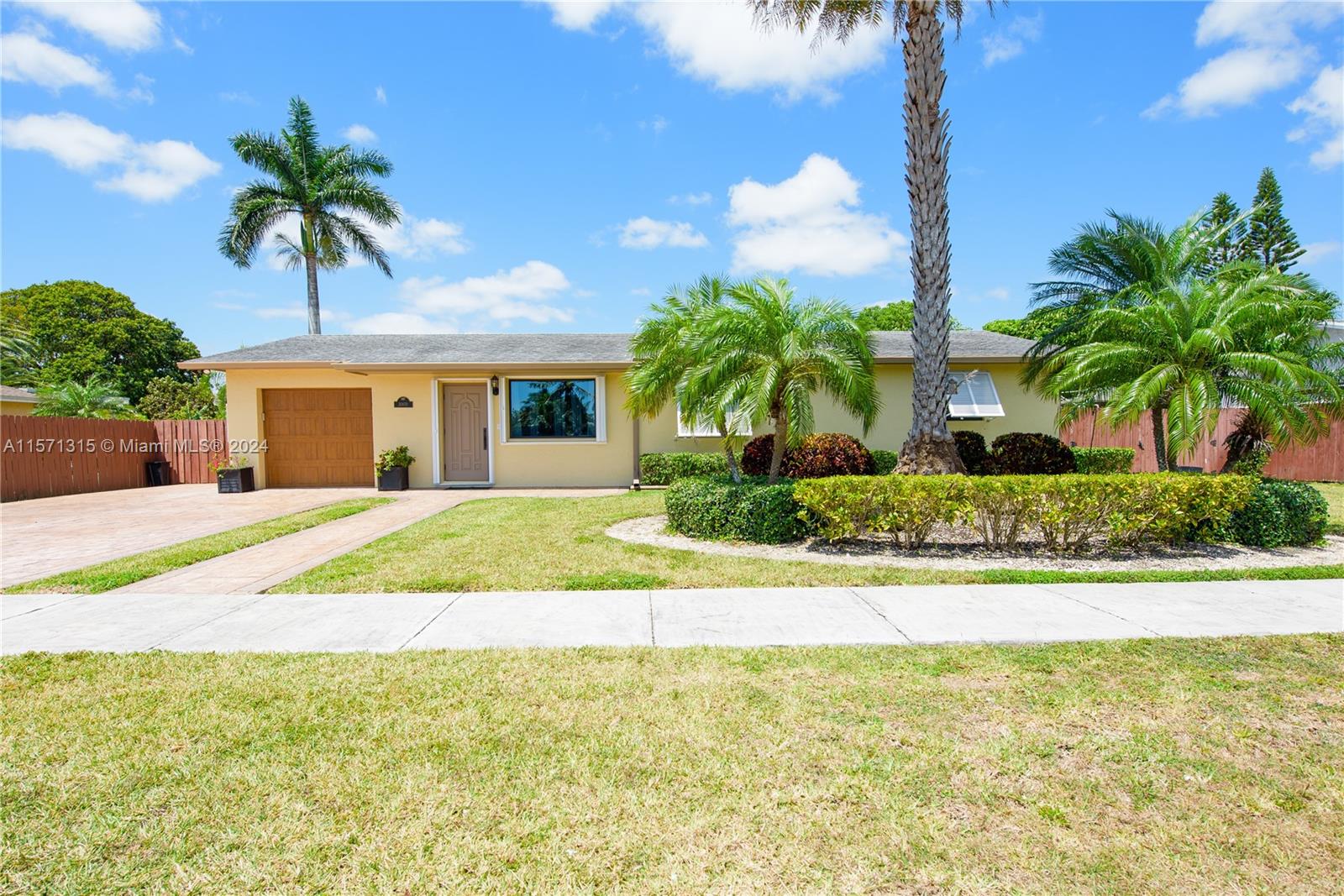 30870 SW 190th Ave  For Sale A11571315, FL