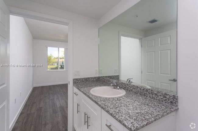 26460 SW 142 Ave Rd 101, Homestead, Florida 33032, 2 Bedrooms Bedrooms, ,2 BathroomsBathrooms,Residentiallease,For Rent,26460 SW 142 Ave Rd 101,A11571742