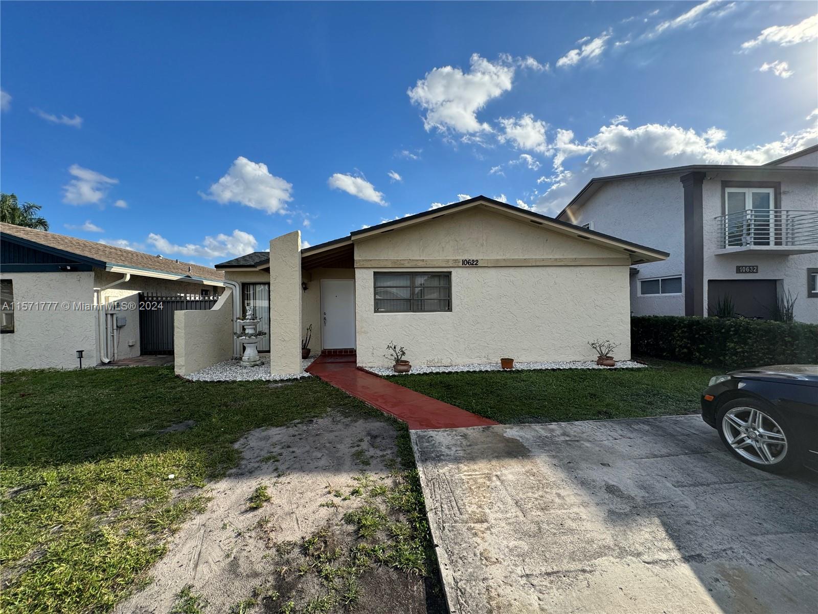 10622 SW 21st Ln  For Sale A11571777, FL