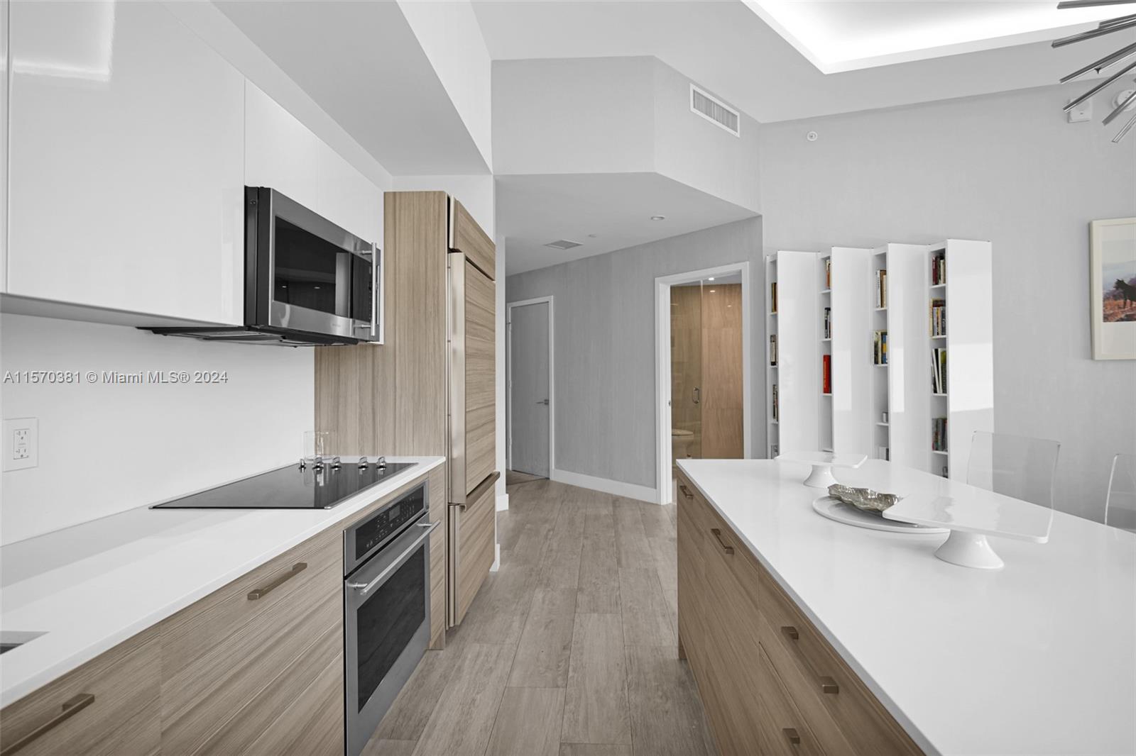 121 NE 34th St L204, Miami, Florida 33137, 2 Bedrooms Bedrooms, ,2 BathroomsBathrooms,Residentiallease,For Rent,121 NE 34th St L204,A11570381