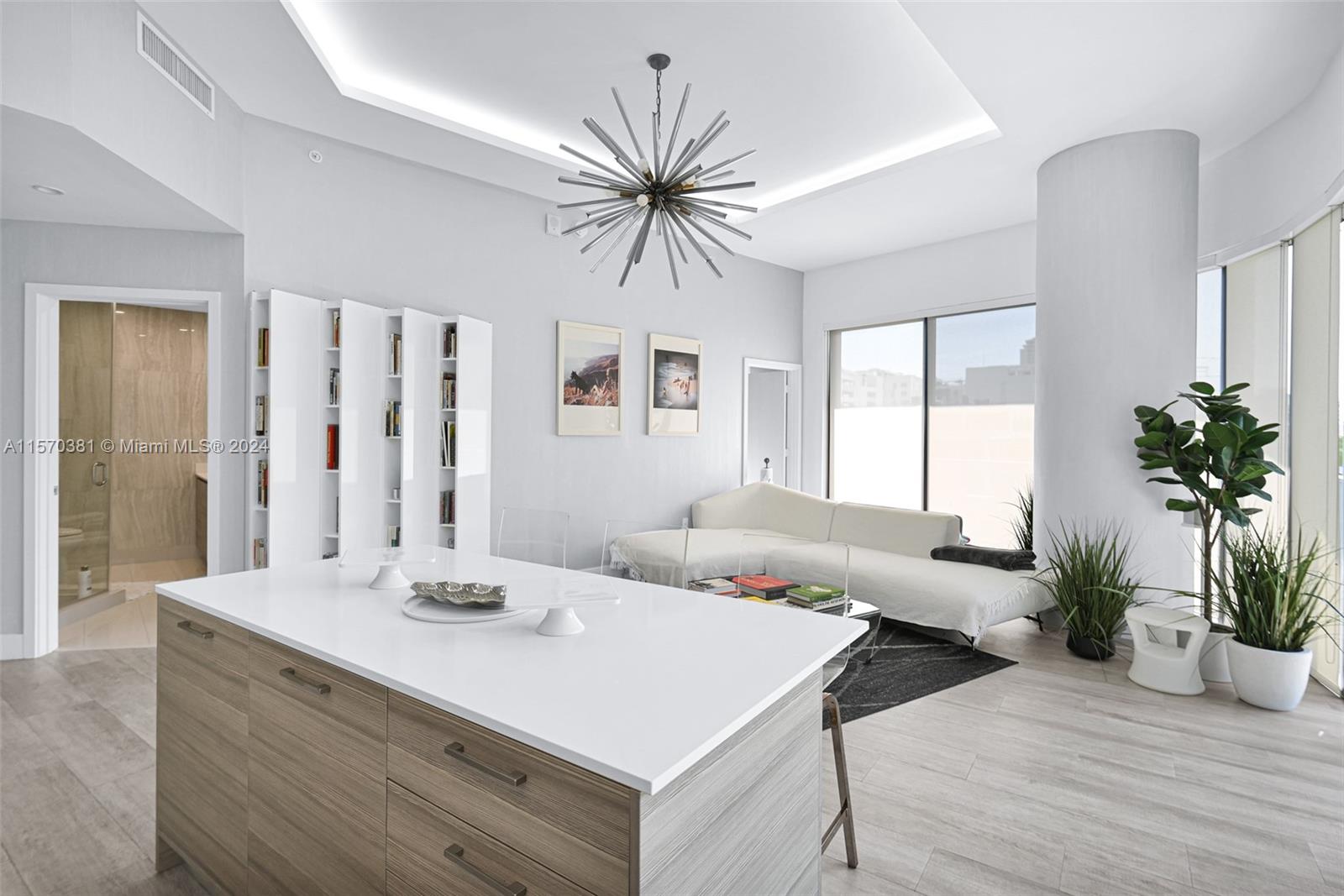121 NE 34th St L204, Miami, Florida 33137, 2 Bedrooms Bedrooms, ,2 BathroomsBathrooms,Residentiallease,For Rent,121 NE 34th St L204,A11570381