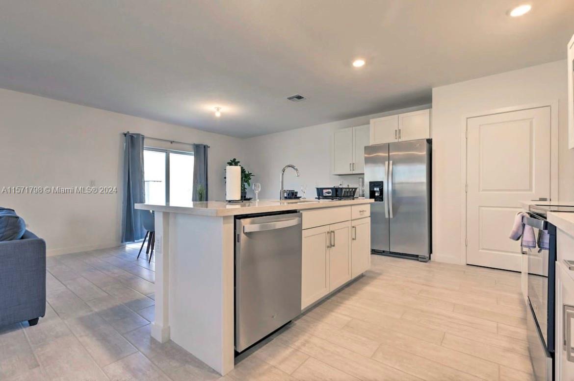 600 NE 4th St 600, Florida City, Florida 33034, 4 Bedrooms Bedrooms, ,2 BathroomsBathrooms,Residentiallease,For Rent,600 NE 4th St 600,A11571798
