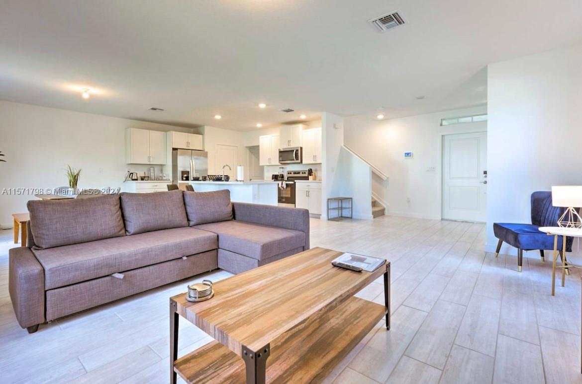 600 NE 4th St 600, Florida City, Florida 33034, 4 Bedrooms Bedrooms, ,2 BathroomsBathrooms,Residentiallease,For Rent,600 NE 4th St 600,A11571798