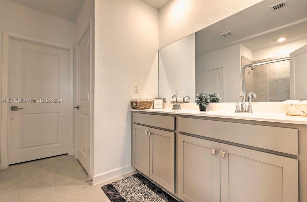 600 NE 4th St 600, Florida City, Florida 33034, 4 Bedrooms Bedrooms, ,2 BathroomsBathrooms,Residentiallease,For Rent,600 NE 4th St 600,A11571798