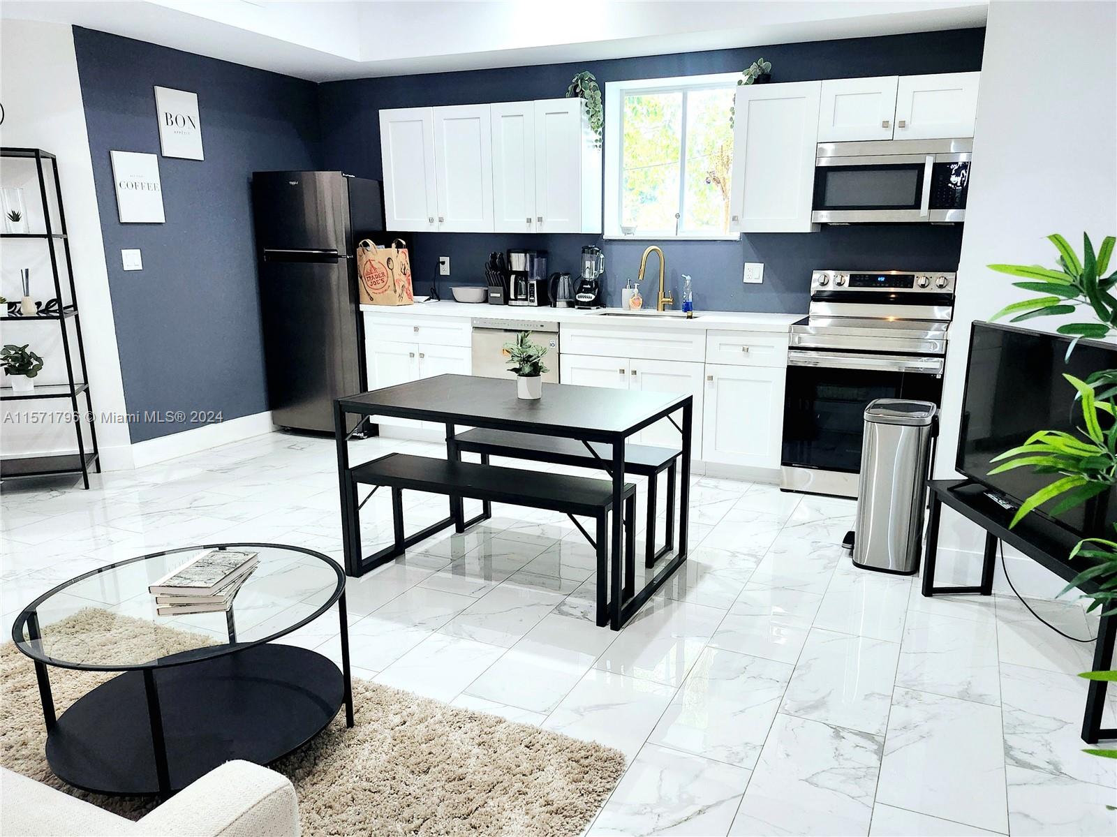 1860 NW 24th Ave 201, Miami, Florida 33125, 3 Bedrooms Bedrooms, ,2 BathroomsBathrooms,Residentiallease,For Rent,1860 NW 24th Ave 201,A11571796
