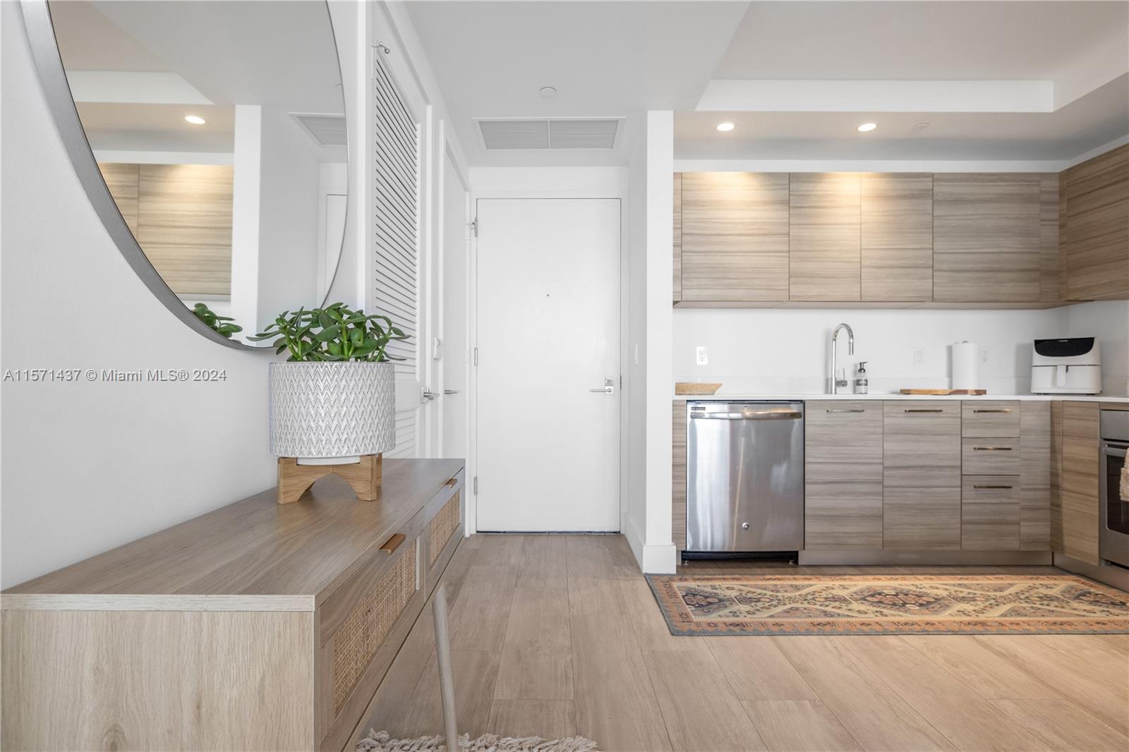 121 NE 34th St 2111, Miami, Florida 33137, 1 Bedroom Bedrooms, ,1 BathroomBathrooms,Residentiallease,For Rent,121 NE 34th St 2111,A11571437