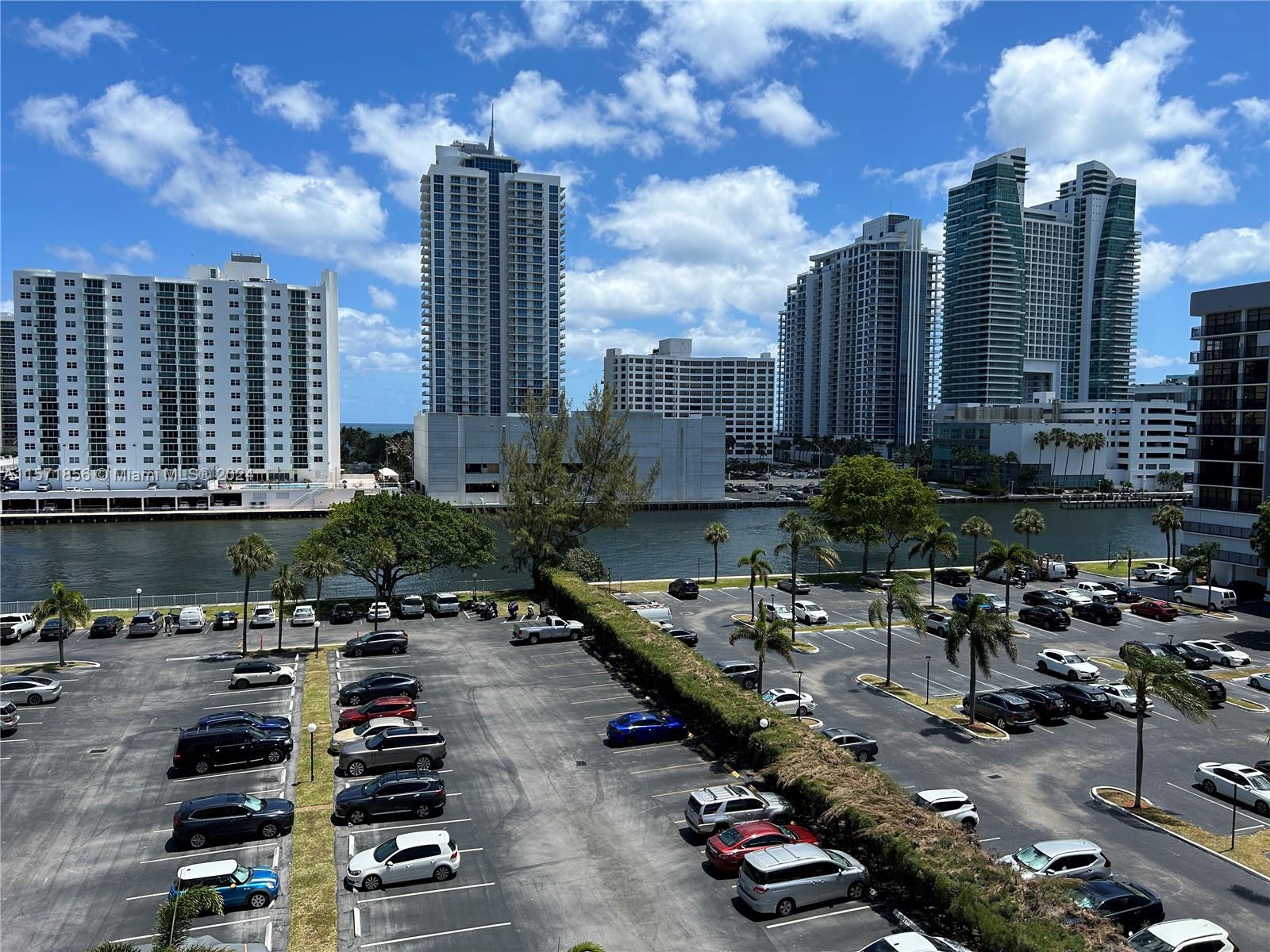 800 Parkview Dr 730, Hallandale Beach, Florida 33009, 3 Bedrooms Bedrooms, ,2 BathroomsBathrooms,Residentiallease,For Rent,800 Parkview Dr 730,A11571856