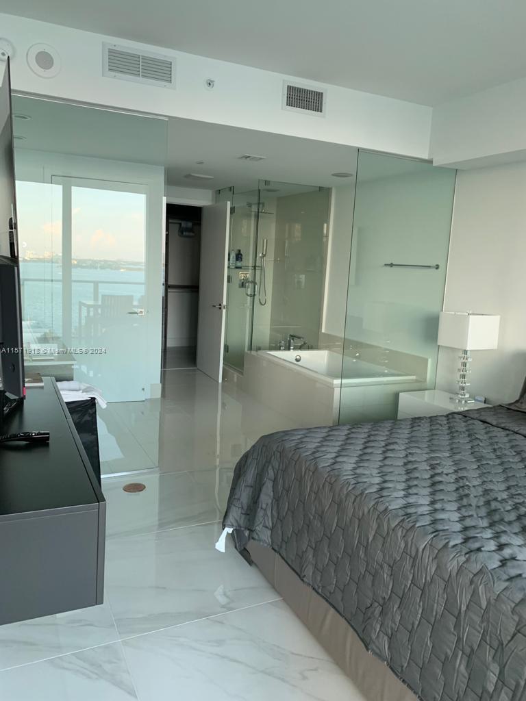 650 NE 32 St 705, Miami, Florida 33137, 2 Bedrooms Bedrooms, ,3 BathroomsBathrooms,Residentiallease,For Rent,650 NE 32 St 705,A11571918