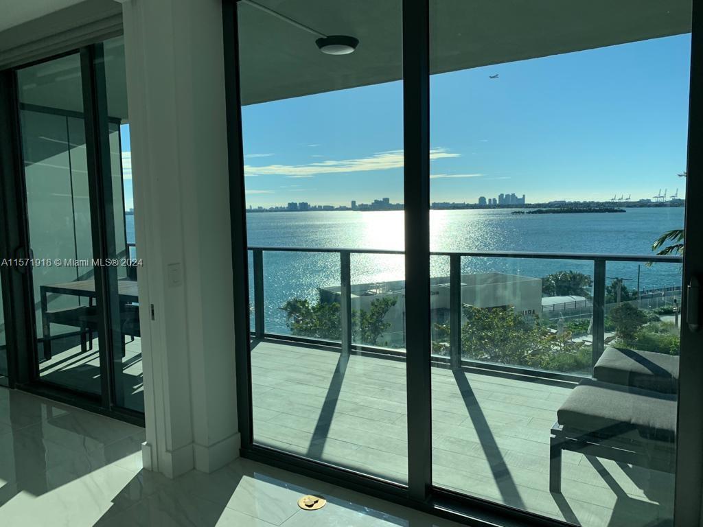 650 NE 32 St 705, Miami, Florida 33137, 2 Bedrooms Bedrooms, ,3 BathroomsBathrooms,Residentiallease,For Rent,650 NE 32 St 705,A11571918