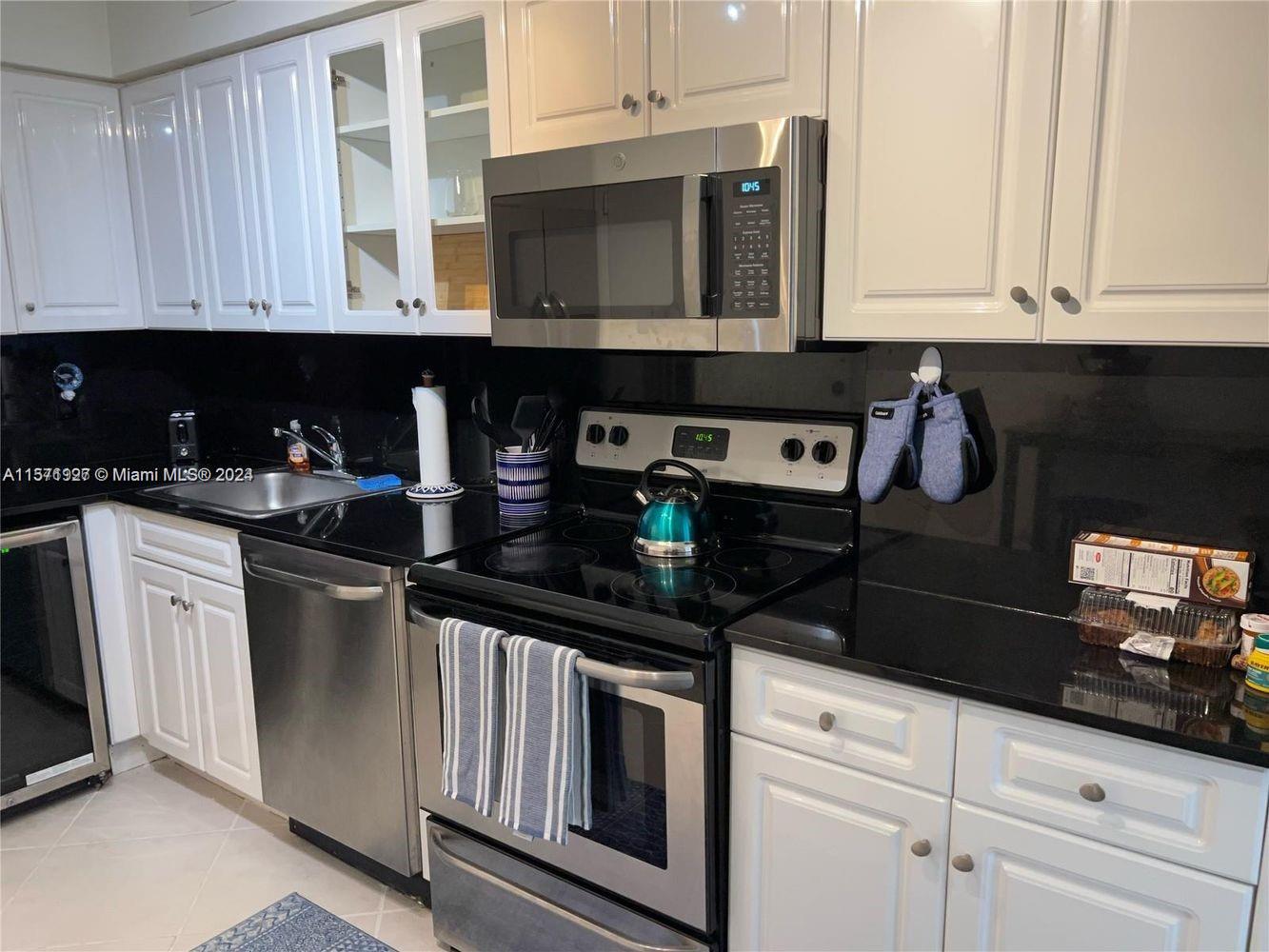 6770 Indian Creek Dr 7H, Miami Beach, Florida 33141, 1 Bedroom Bedrooms, ,1 BathroomBathrooms,Residentiallease,For Rent,6770 Indian Creek Dr 7H,A11571927
