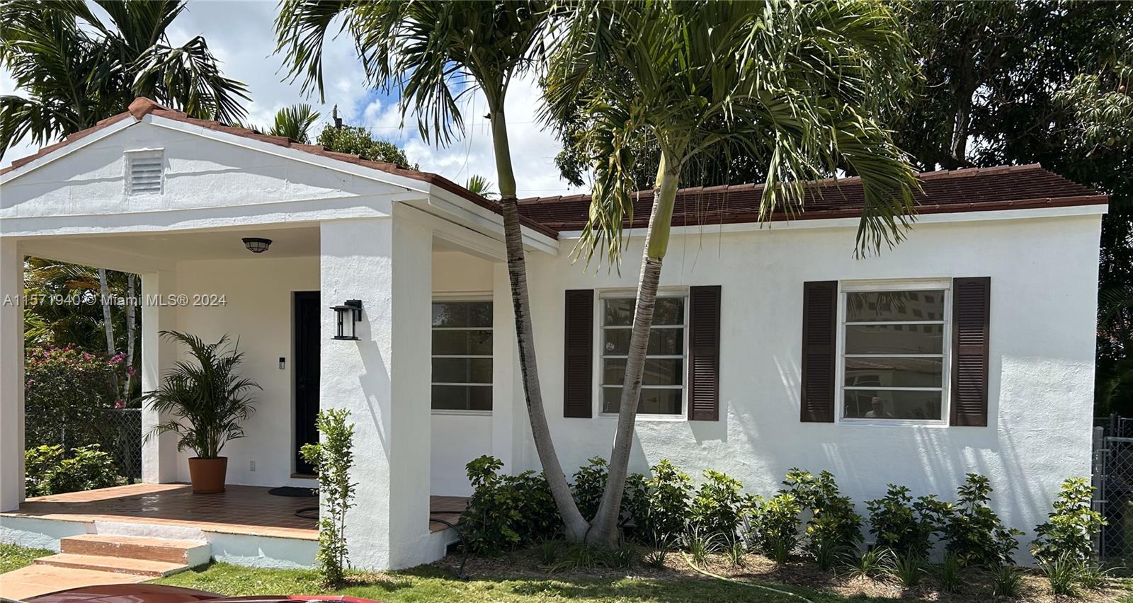Great rental in Coral Gables. Well maintain and just updated. New kitchen appliance, new a/c, painted, landscape. Excellent condition.  2/1 with office space.  Possible 3rd bedroom conversion if requested by tenant.