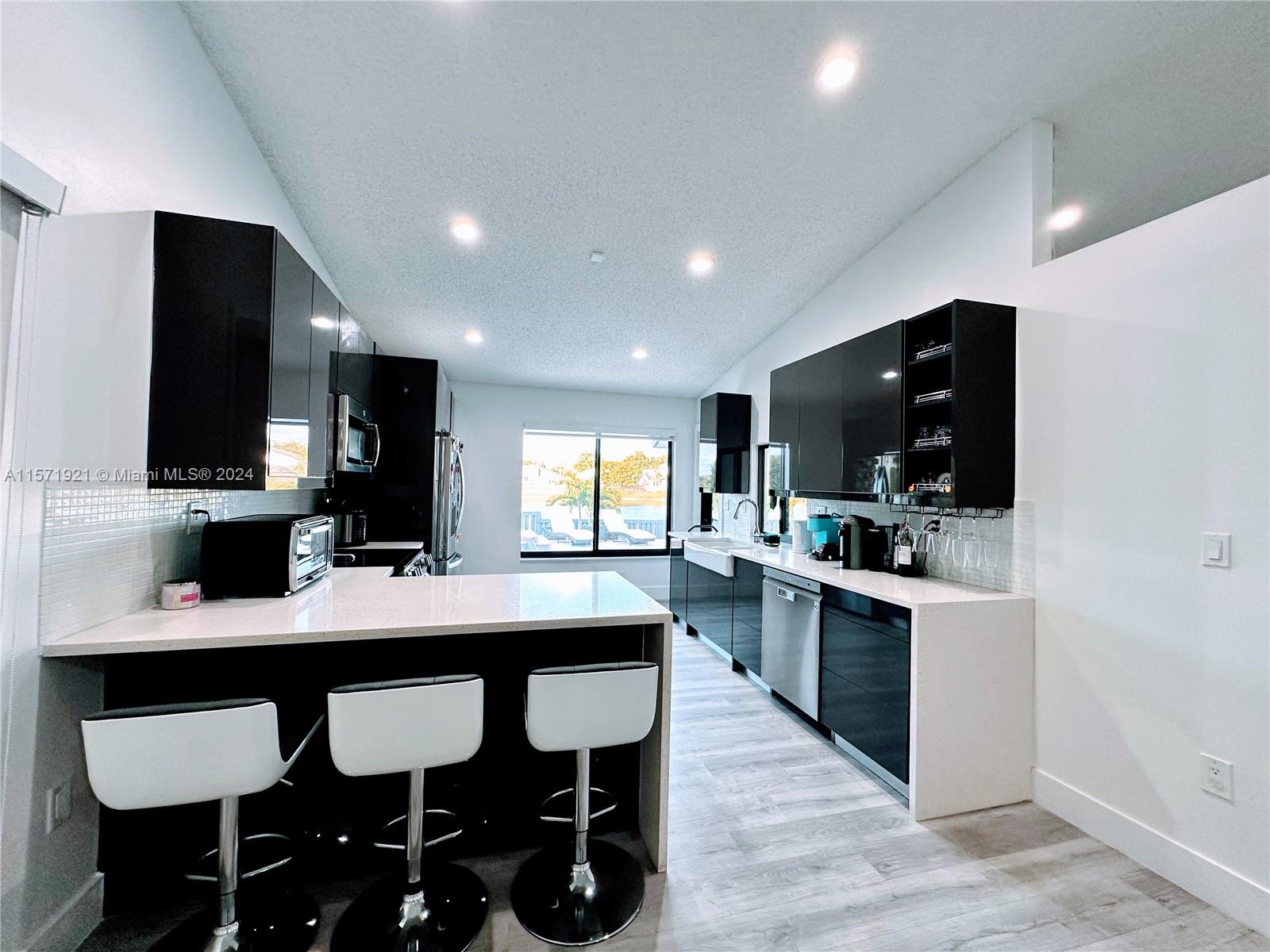 Miami, Florida 33185, 4 Bedrooms Bedrooms, ,2 BathroomsBathrooms,Residentiallease,For Rent,A11571921