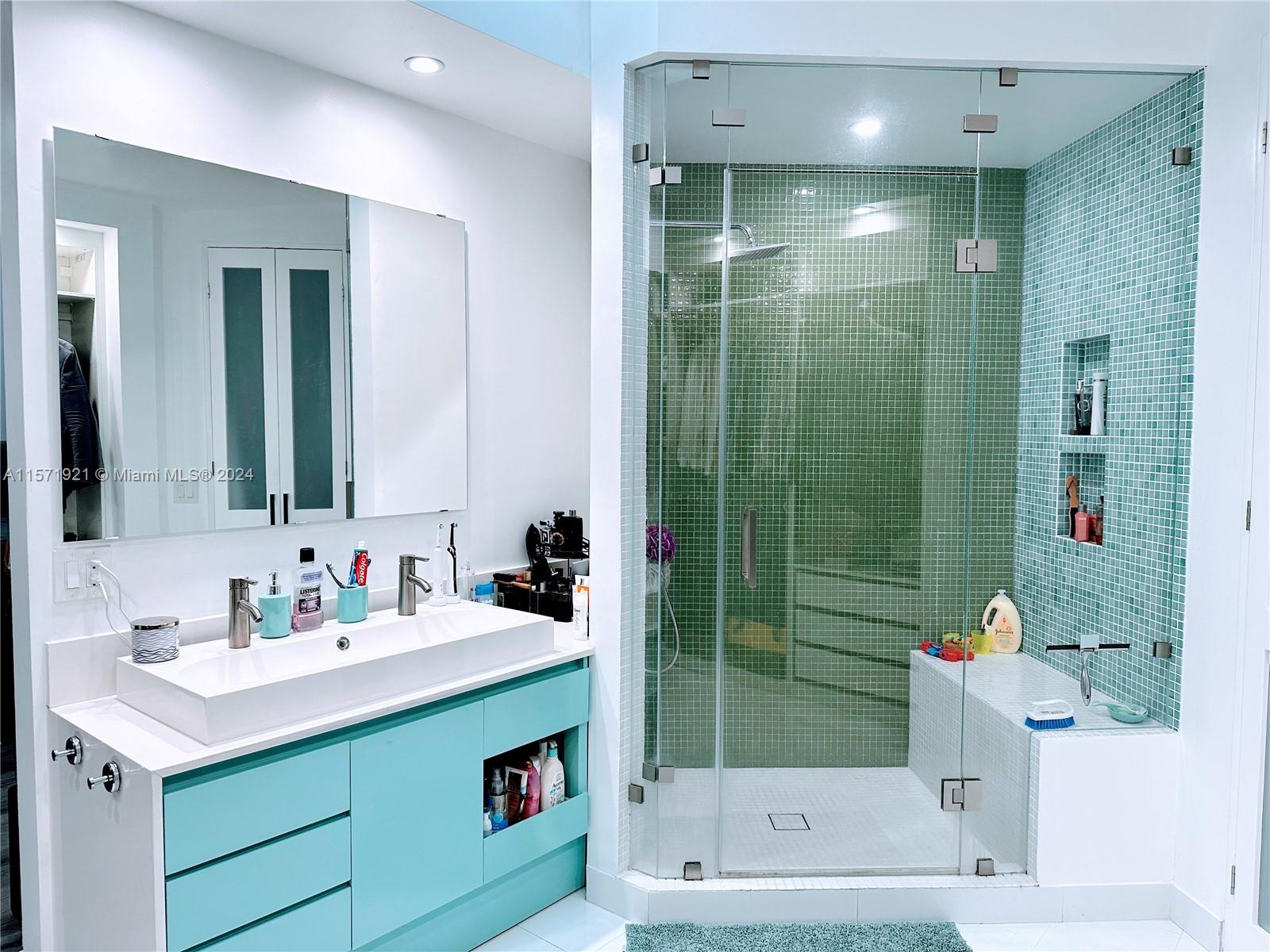 Miami, Florida 33185, 4 Bedrooms Bedrooms, ,2 BathroomsBathrooms,Residentiallease,For Rent,A11571921