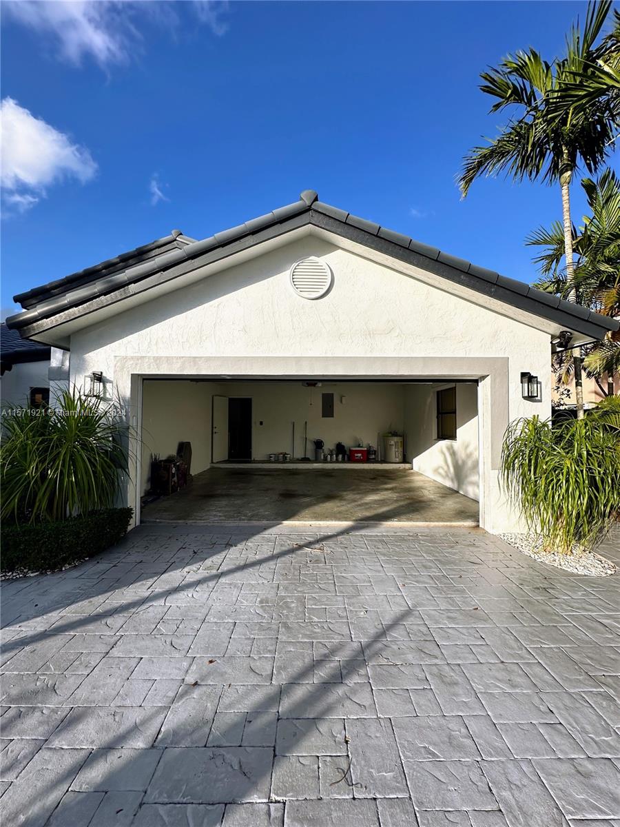 Miami, Florida 33185, 4 Bedrooms Bedrooms, ,2 BathroomsBathrooms,Residentiallease,For Rent,A11571921