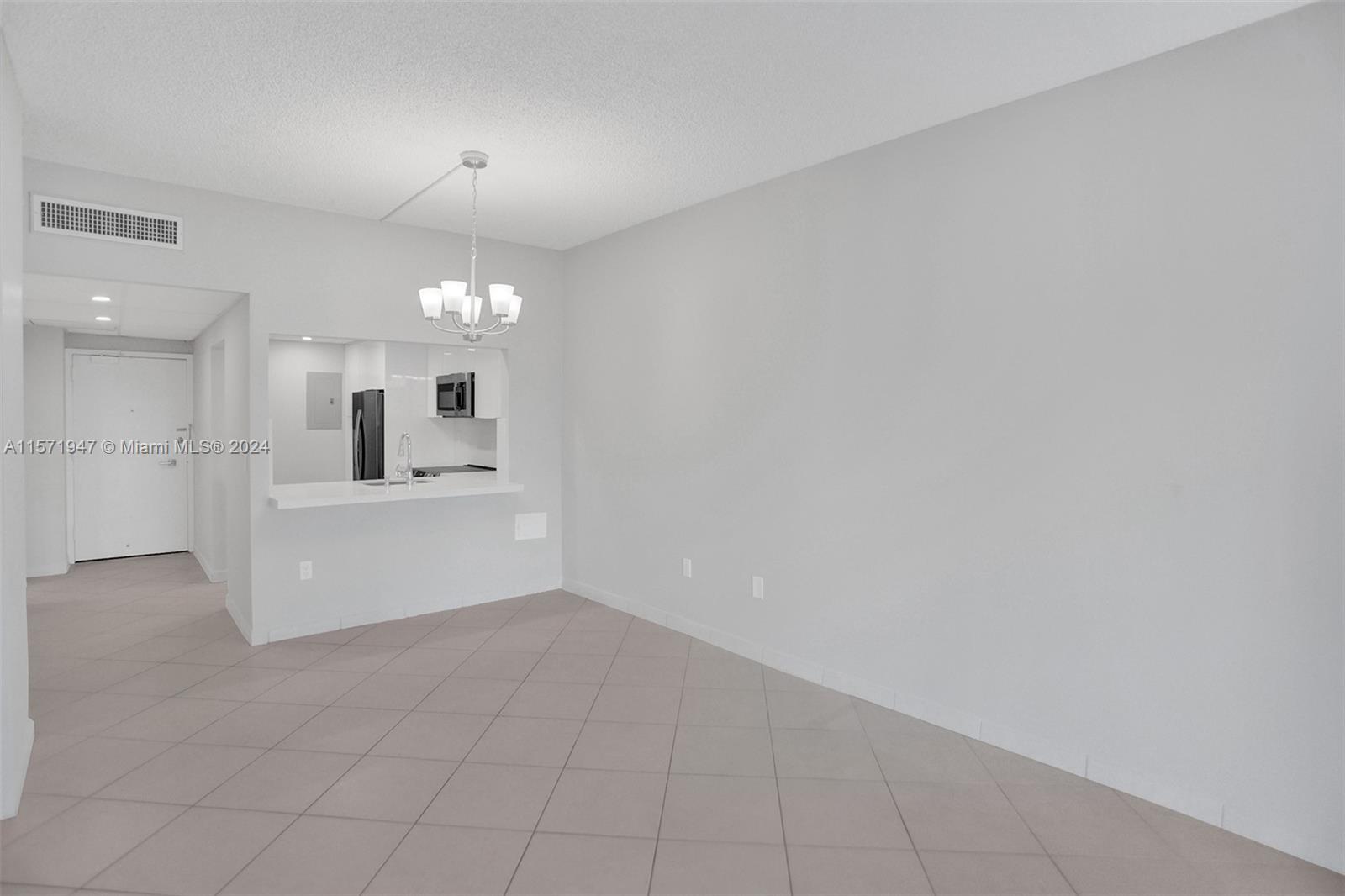 300 Bayview Dr 107, Sunny Isles Beach, Florida 33160, 1 Bedroom Bedrooms, ,1 BathroomBathrooms,Residentiallease,For Rent,300 Bayview Dr 107,A11571947