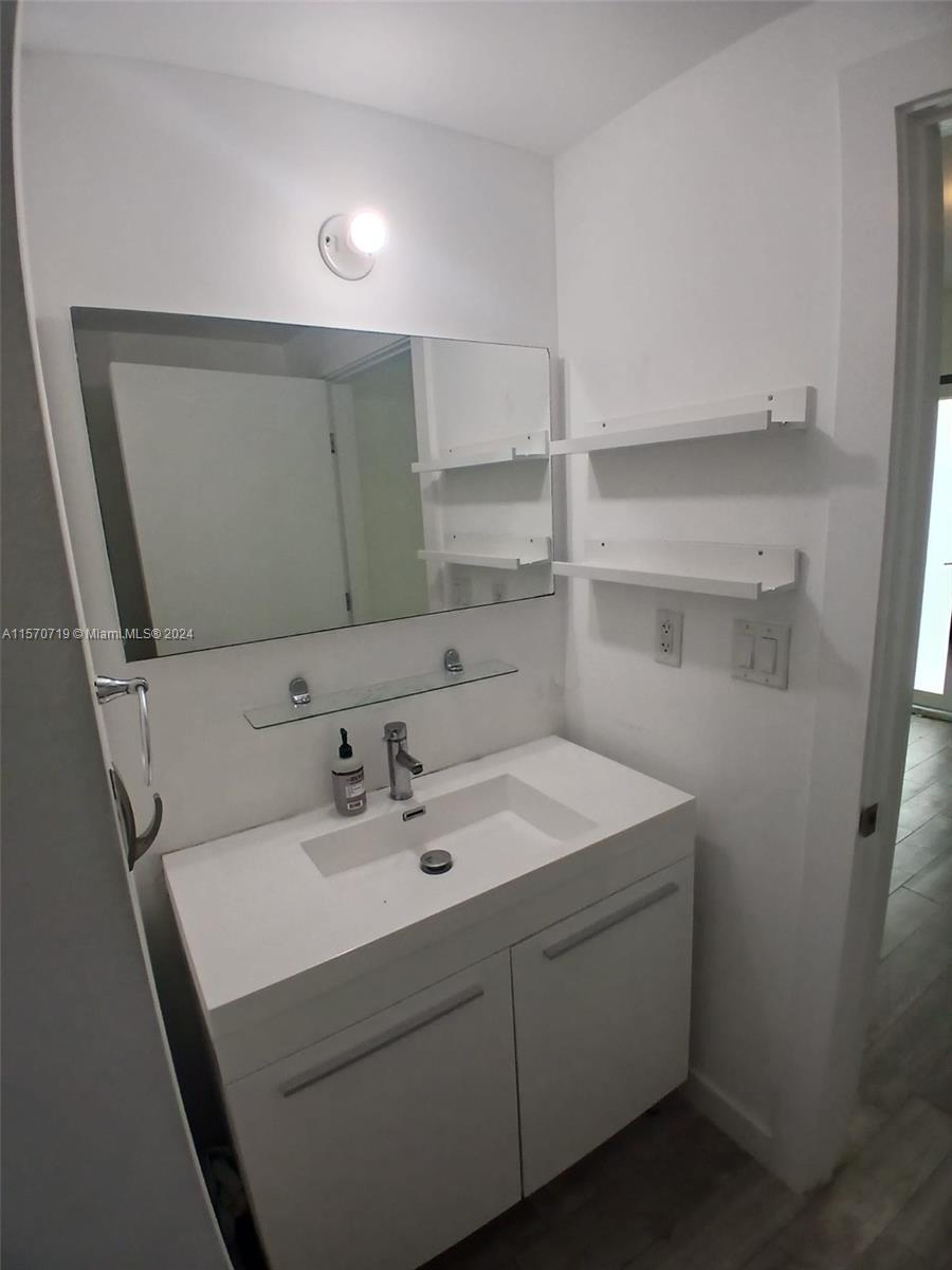 1035 Euclid Ave 22, Miami Beach, Florida 33139, 1 Bedroom Bedrooms, ,1 BathroomBathrooms,Residential,For Sale,1035 Euclid Ave 22,A11570719