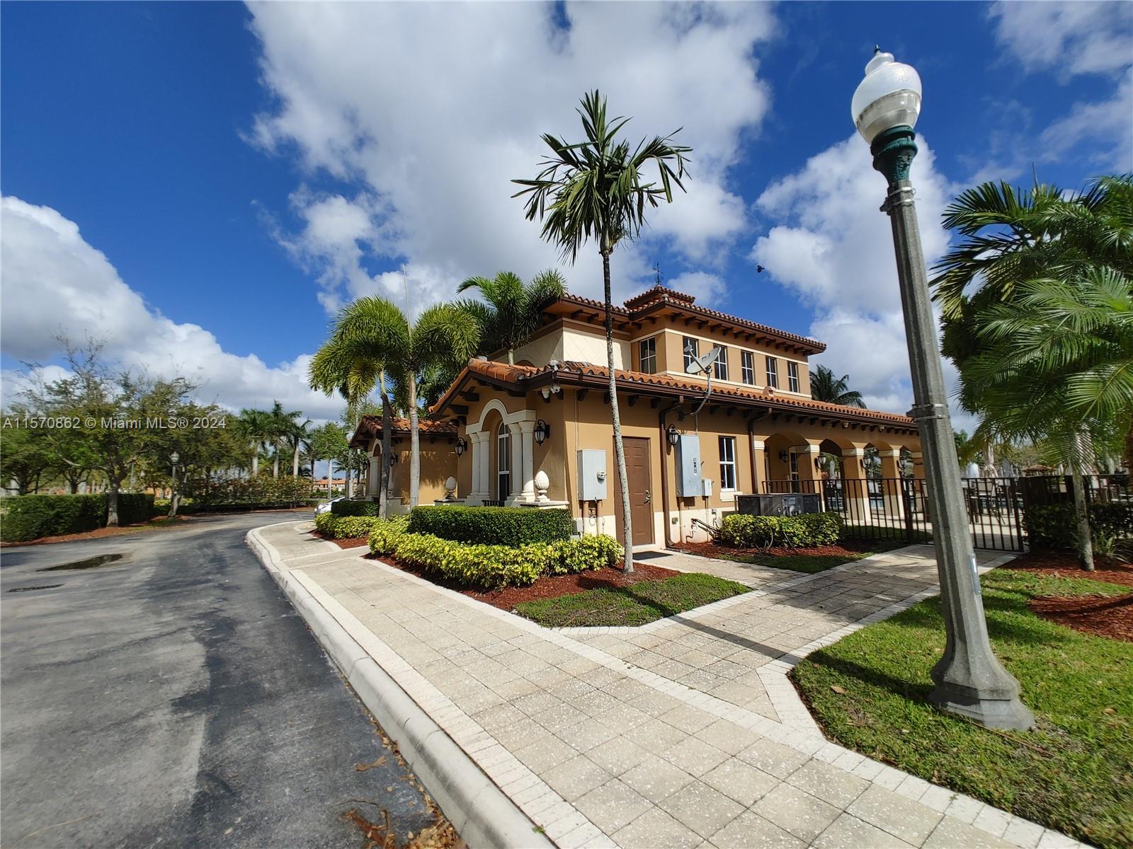 15353 SW 31 TE 15353, Miami, Florida 33185, 3 Bedrooms Bedrooms, ,2 BathroomsBathrooms,Residentiallease,For Rent,15353 SW 31 TE 15353,A11570862