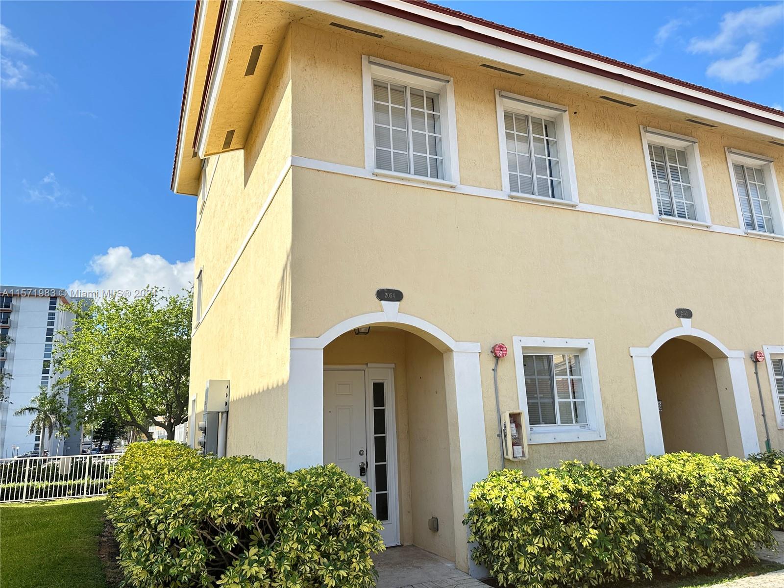 2054 NE 167th St 3-122, North Miami Beach, Florida 33162, 3 Bedrooms Bedrooms, ,2 BathroomsBathrooms,Residentiallease,For Rent,2054 NE 167th St 3-122,A11571983