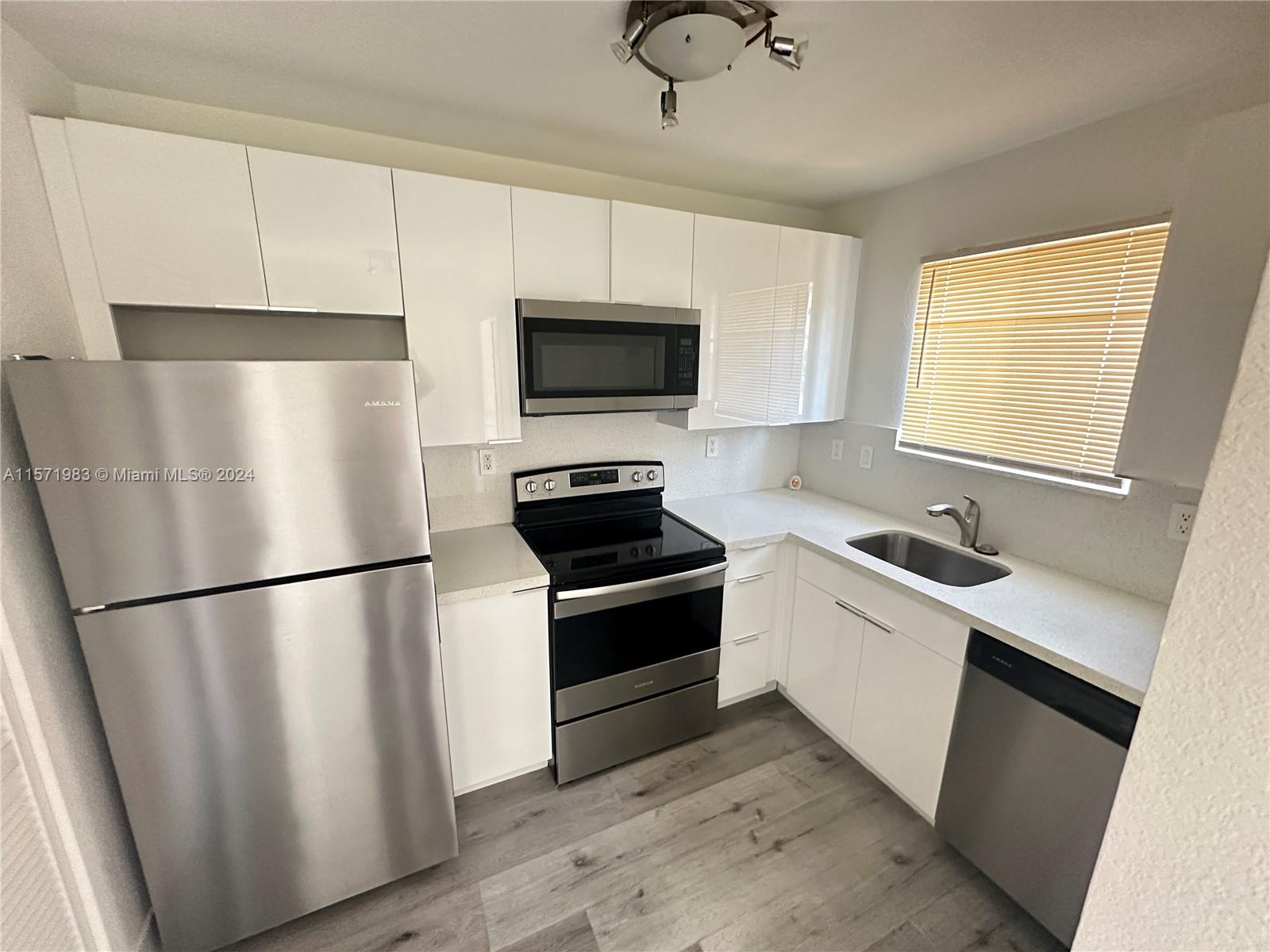 2054 NE 167th St 3-122, North Miami Beach, Florida 33162, 3 Bedrooms Bedrooms, ,2 BathroomsBathrooms,Residentiallease,For Rent,2054 NE 167th St 3-122,A11571983