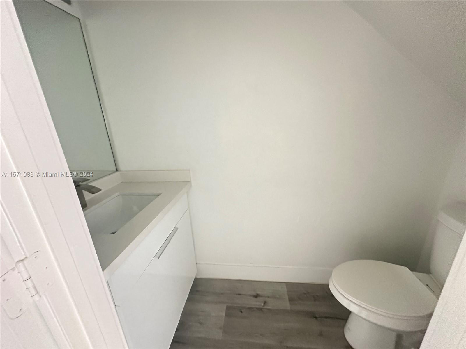 2054 NE 167th St 3-122, North Miami Beach, Florida 33162, 3 Bedrooms Bedrooms, ,2 BathroomsBathrooms,Residentiallease,For Rent,2054 NE 167th St 3-122,A11571983