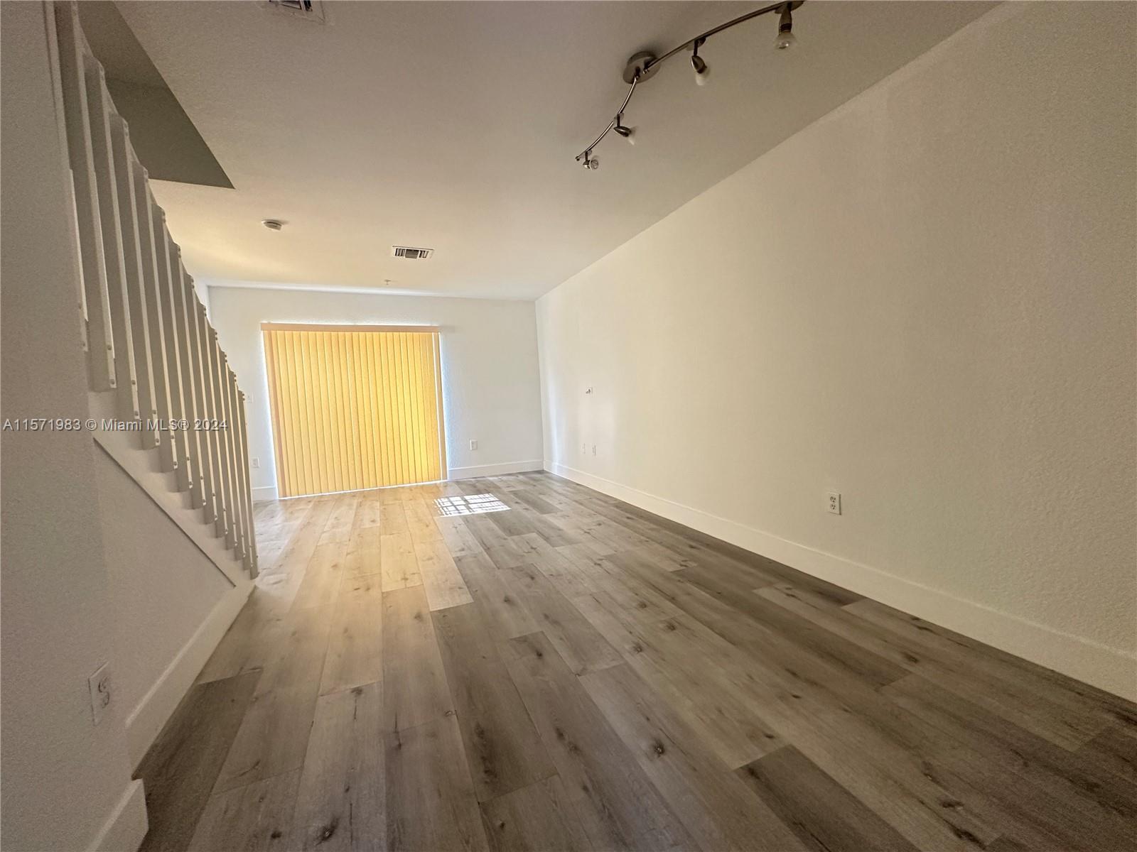 2054 NE 167th St 3-122, North Miami Beach, Florida 33162, 3 Bedrooms Bedrooms, ,2 BathroomsBathrooms,Residentiallease,For Rent,2054 NE 167th St 3-122,A11571983