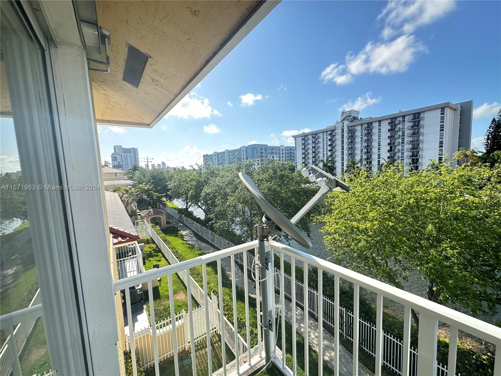 2054 NE 167th St 3-122, North Miami Beach, Florida 33162, 3 Bedrooms Bedrooms, ,2 BathroomsBathrooms,Residentiallease,For Rent,2054 NE 167th St 3-122,A11571983