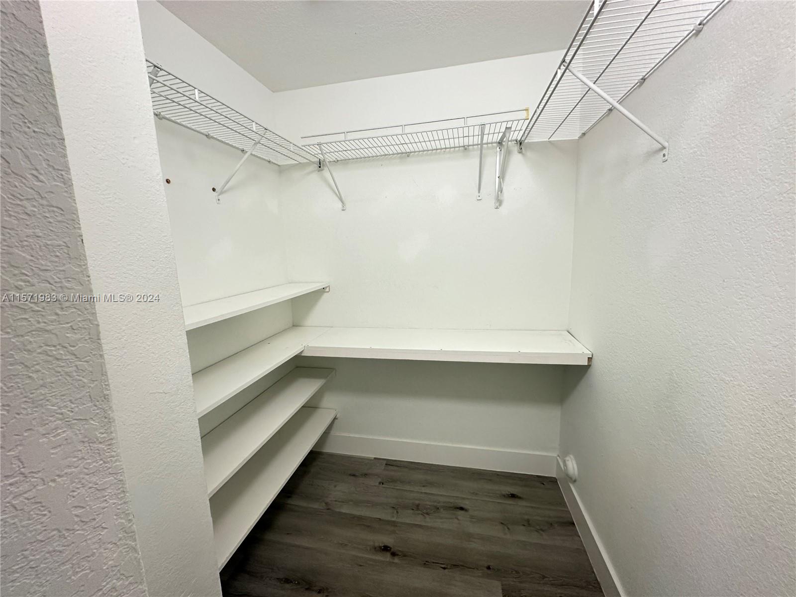 2054 NE 167th St 3-122, North Miami Beach, Florida 33162, 3 Bedrooms Bedrooms, ,2 BathroomsBathrooms,Residentiallease,For Rent,2054 NE 167th St 3-122,A11571983