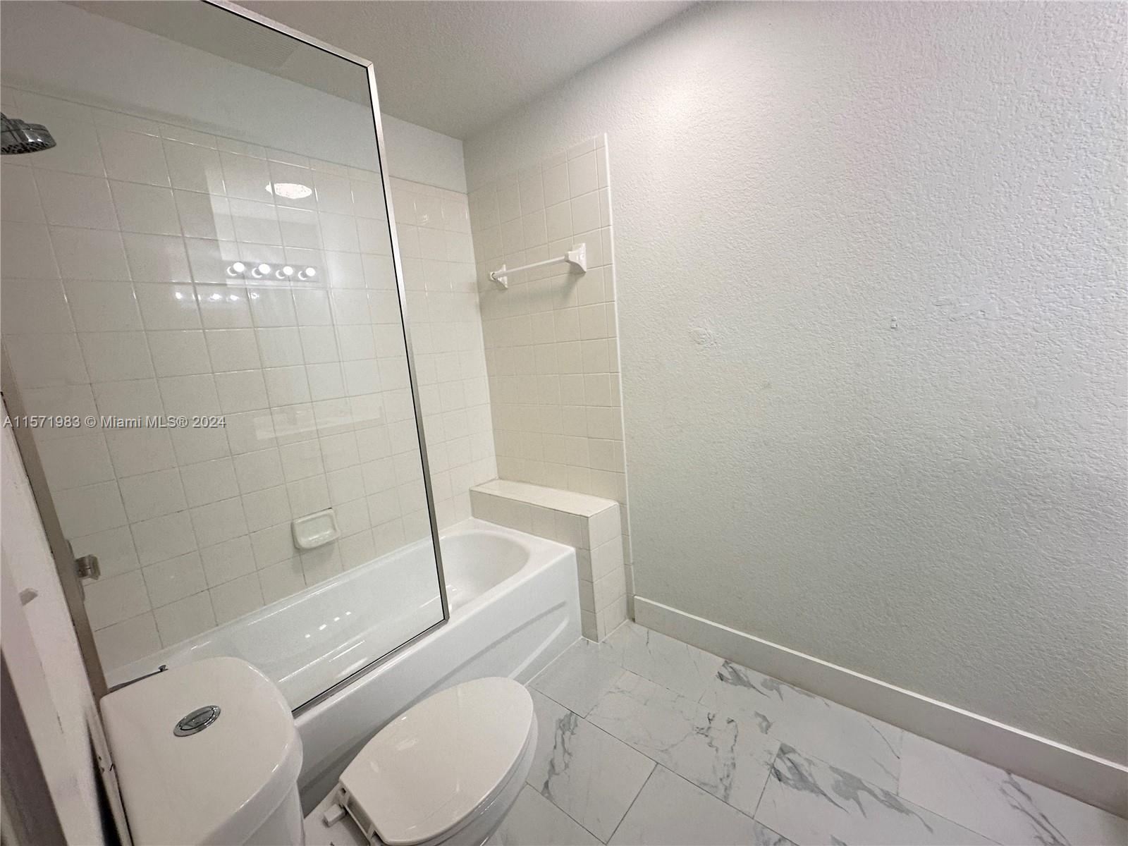 2054 NE 167th St 3-122, North Miami Beach, Florida 33162, 3 Bedrooms Bedrooms, ,2 BathroomsBathrooms,Residentiallease,For Rent,2054 NE 167th St 3-122,A11571983