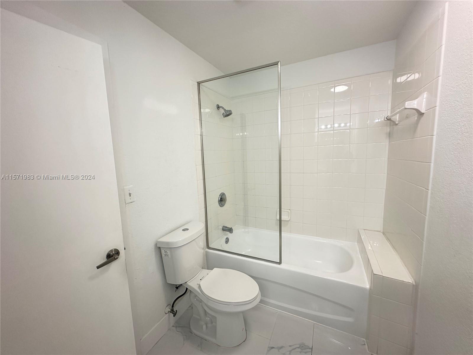2054 NE 167th St 3-122, North Miami Beach, Florida 33162, 3 Bedrooms Bedrooms, ,2 BathroomsBathrooms,Residentiallease,For Rent,2054 NE 167th St 3-122,A11571983