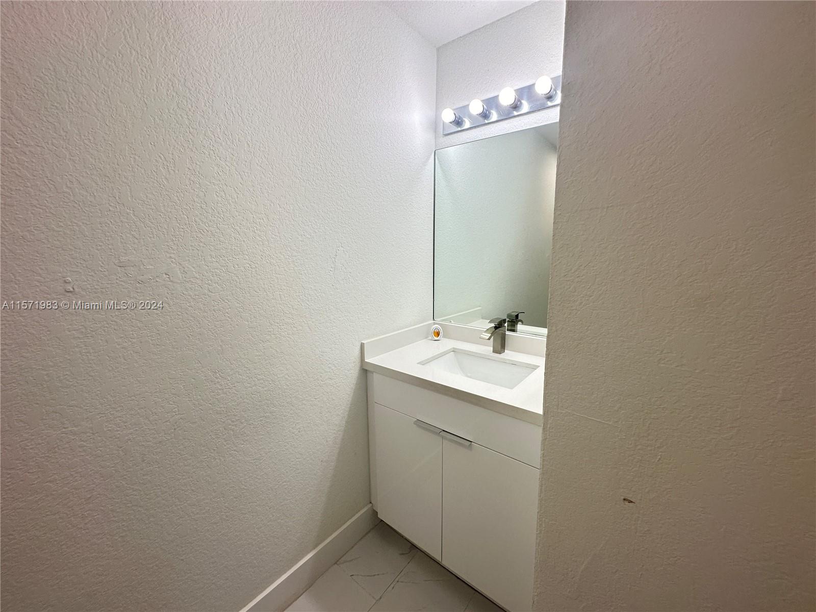 2054 NE 167th St 3-122, North Miami Beach, Florida 33162, 3 Bedrooms Bedrooms, ,2 BathroomsBathrooms,Residentiallease,For Rent,2054 NE 167th St 3-122,A11571983