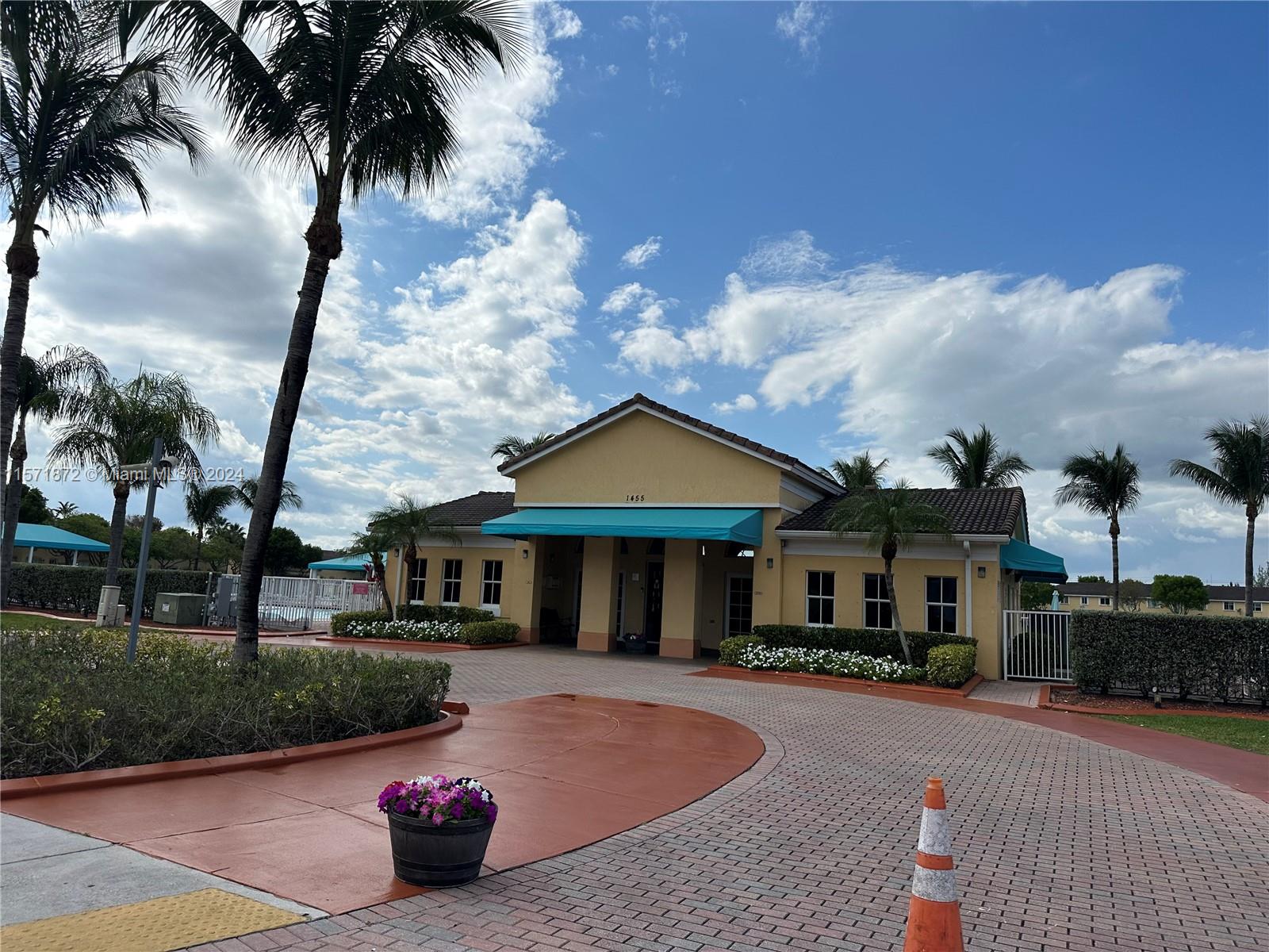 Homestead, Florida 33035, 2 Bedrooms Bedrooms, ,2 BathroomsBathrooms,Residentiallease,For Rent,11571872