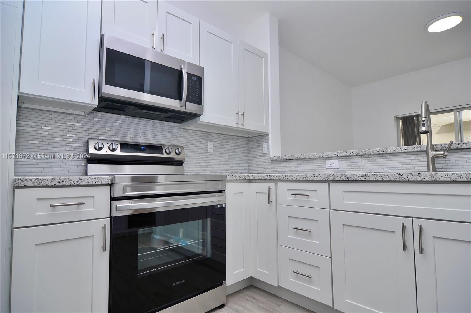 Homestead, Florida 33035, 2 Bedrooms Bedrooms, ,2 BathroomsBathrooms,Residentiallease,For Rent,11571872