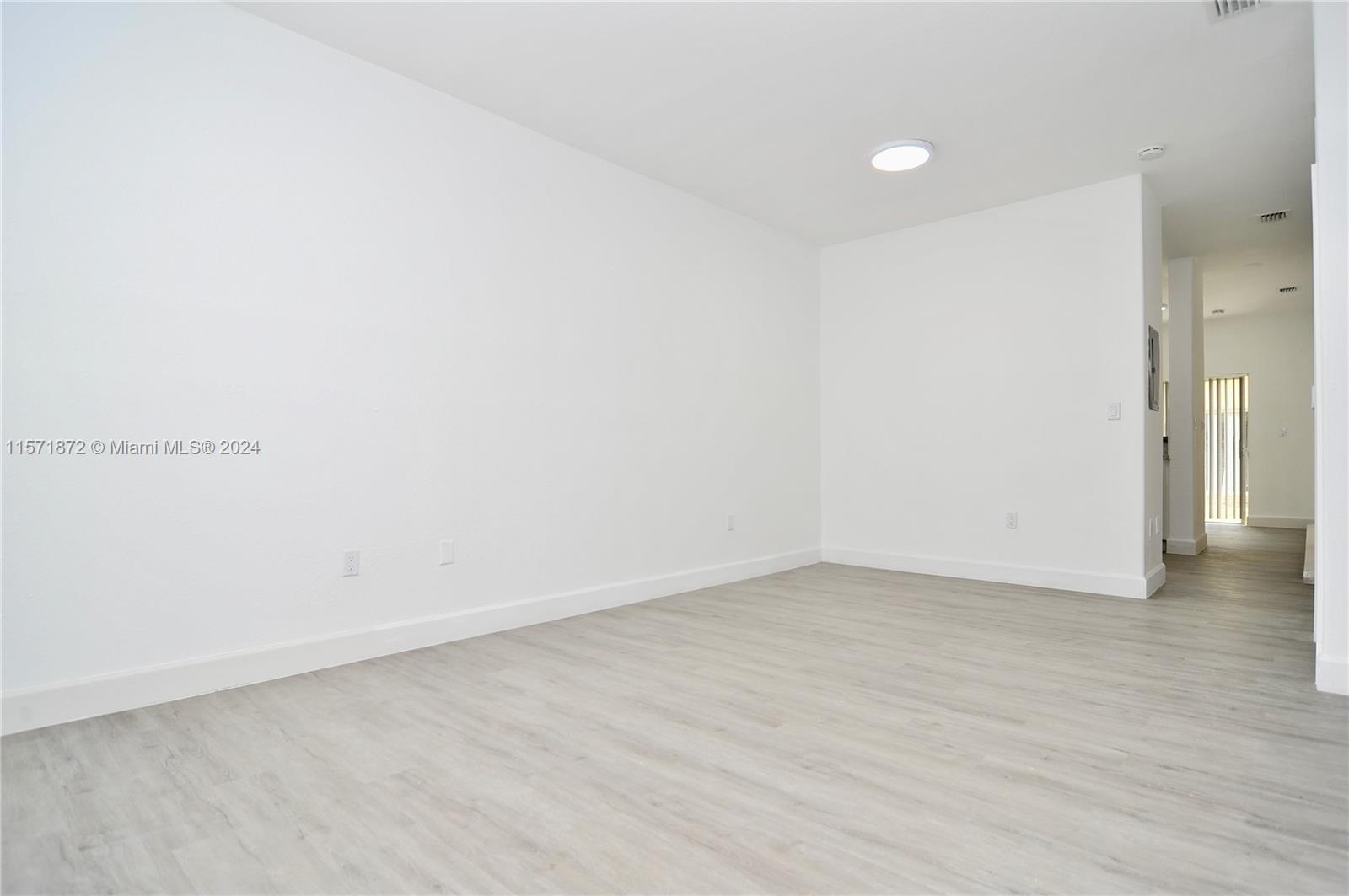 Homestead, Florida 33035, 2 Bedrooms Bedrooms, ,2 BathroomsBathrooms,Residentiallease,For Rent,11571872