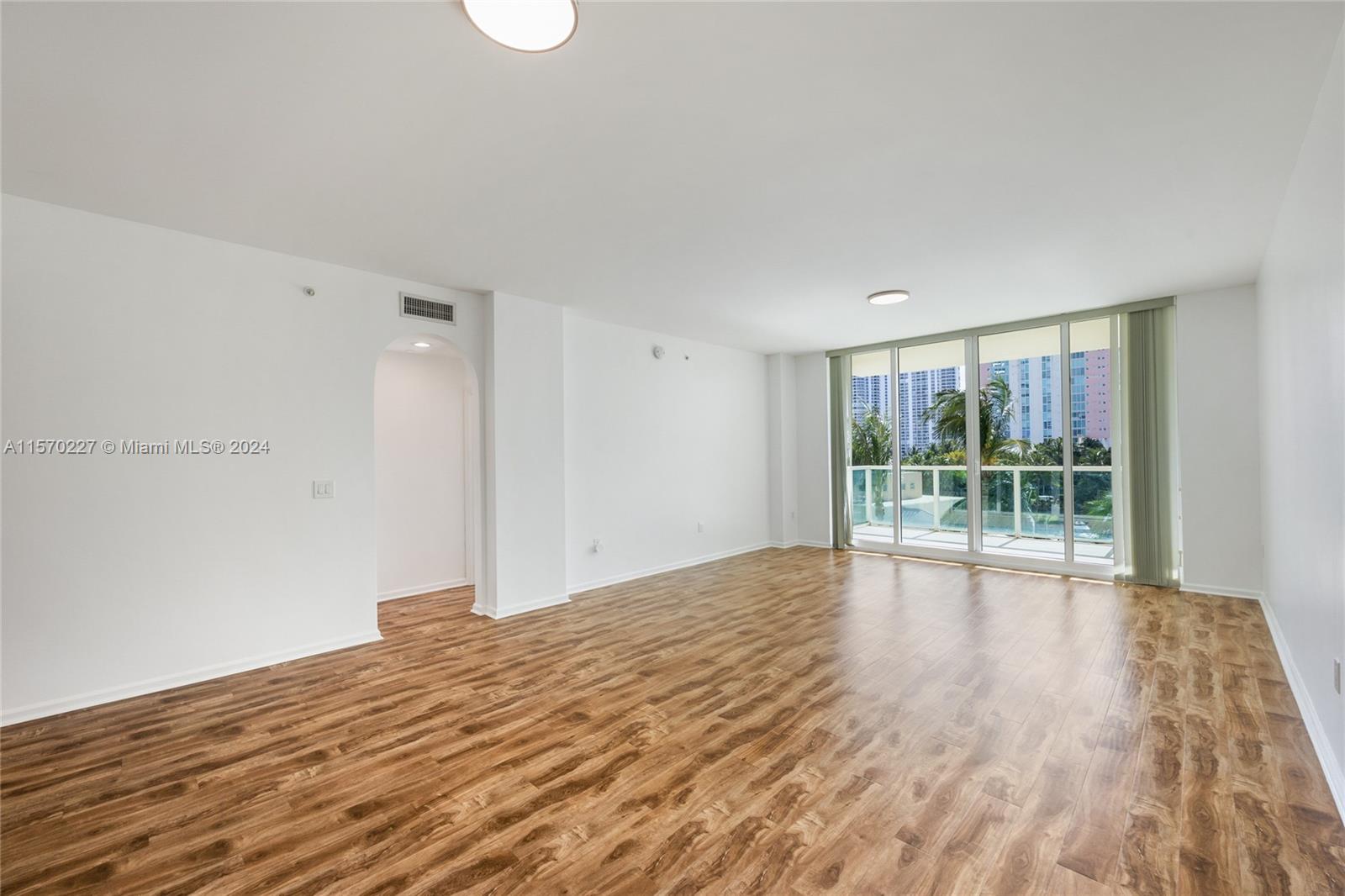 3340 NE 190th St 603, Aventura, Florida 33180, 2 Bedrooms Bedrooms, ,2 BathroomsBathrooms,Residential,For Sale,3340 NE 190th St 603,A11570227