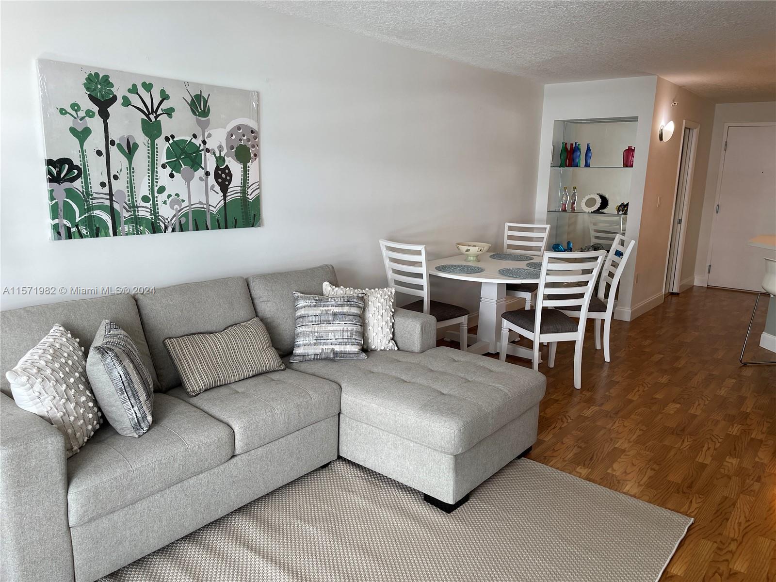 6917 Collins Ave 1008, Miami Beach, Florida 33141, 1 Bedroom Bedrooms, ,1 BathroomBathrooms,Residentiallease,For Rent,6917 Collins Ave 1008,A11571982